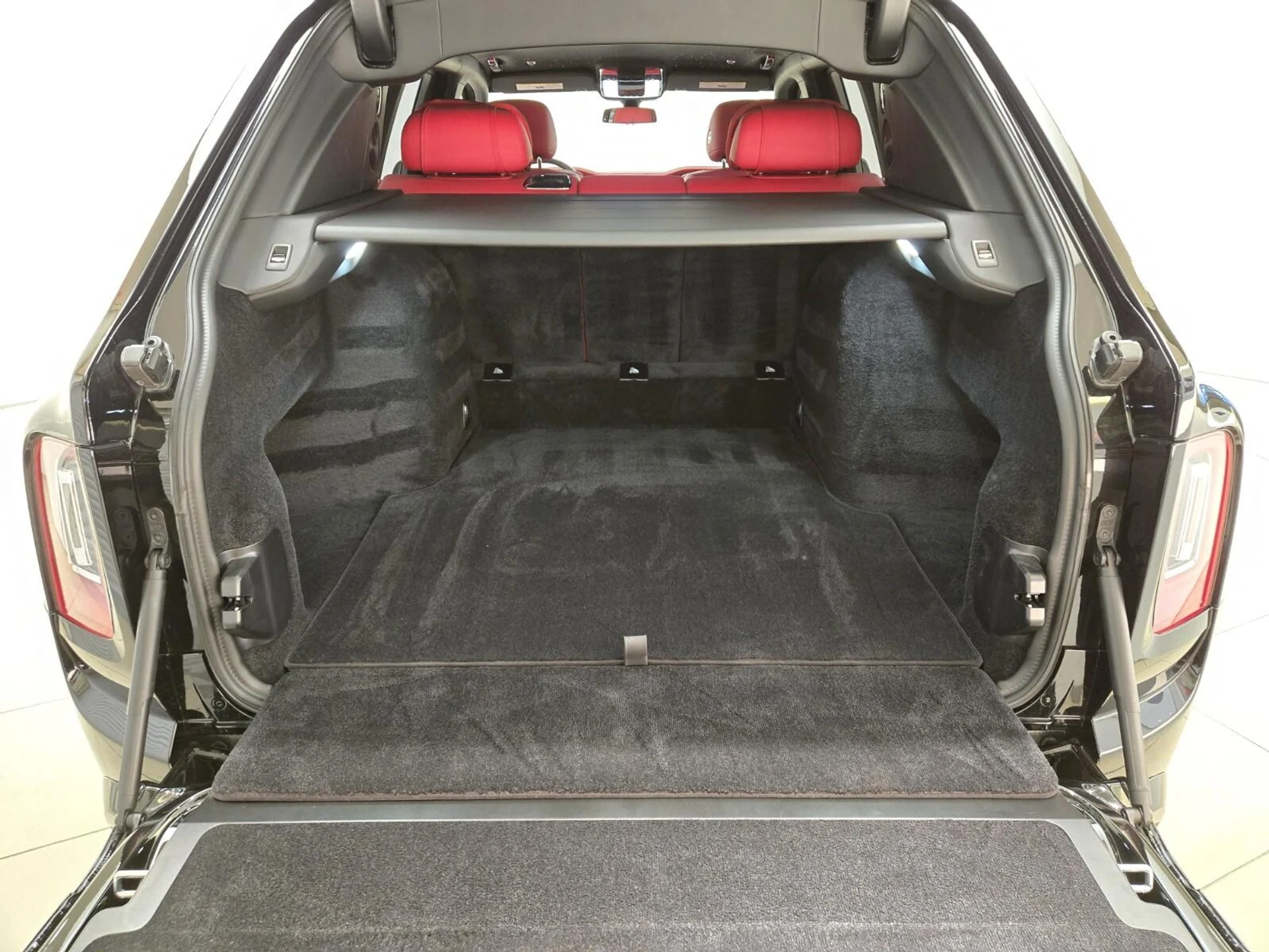 mph021_2727448430_Used_2022_Rolls_Royce_Black_Badge_Cullinan_1773381769_c70b0d31f4