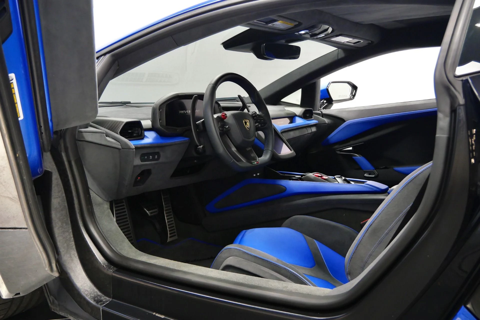 mph021_273026478_Used_2024_Lamborghini_Revuelto_974_Miles_710_K_MSRP_SPORTIVA_Corsa_Tex_Interior_1767024666_3bcdb9d054