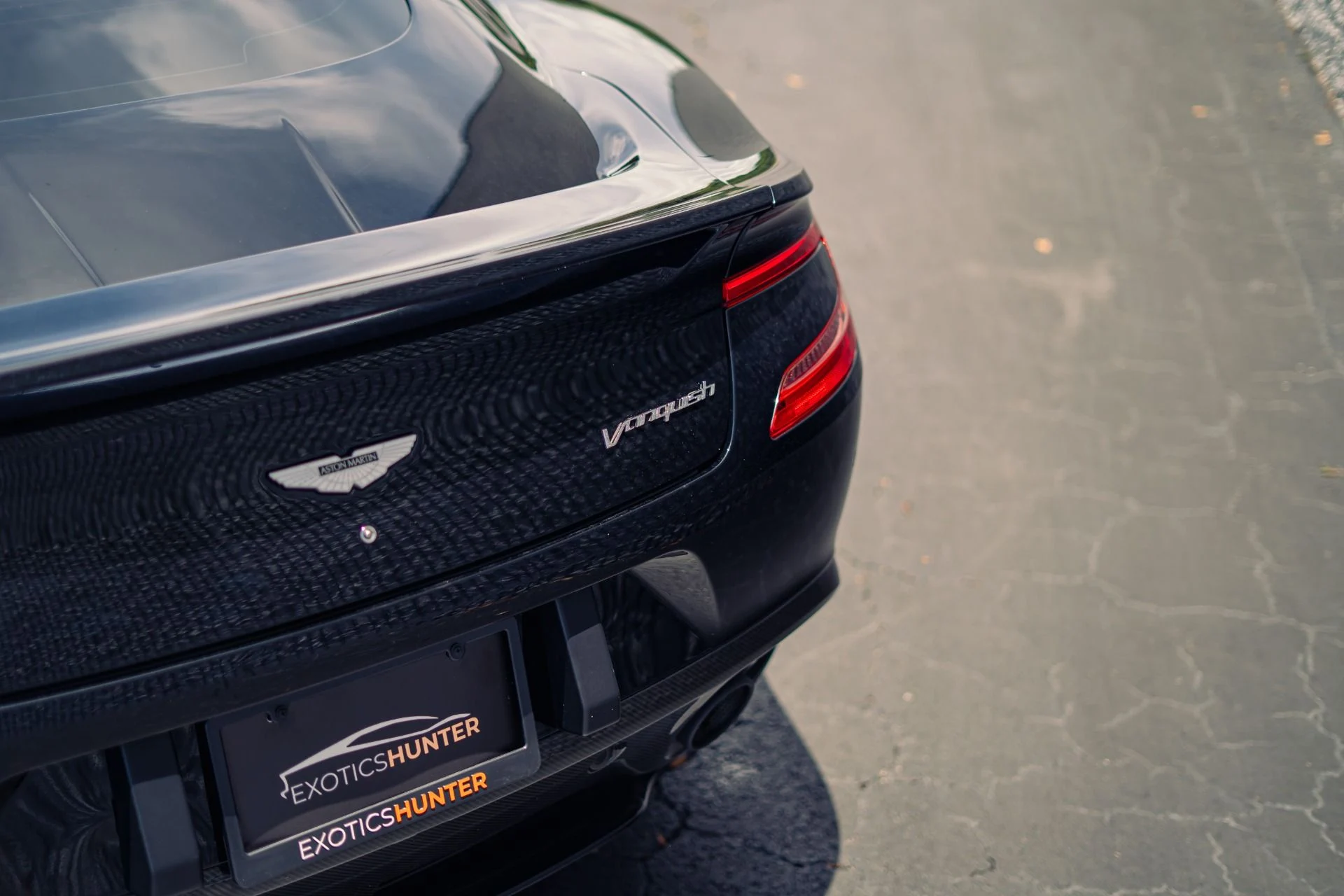 mph021_2744735290_Used_2014_Aston_Martin_Vanquish_Carbon_Exterior_Package_1783458978_ebf49d7a66
