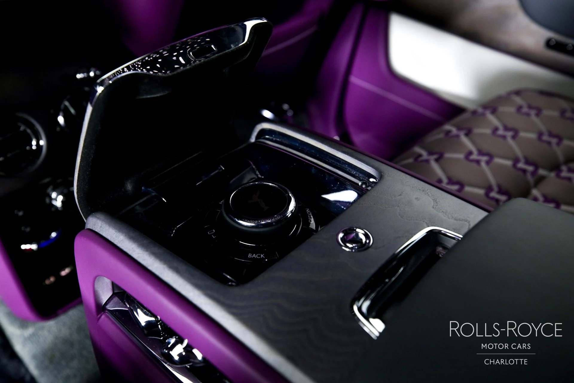 mph021_274816967_Used_2025_Rolls_Royce_Cullinan_1748382671_f354dd6fe1