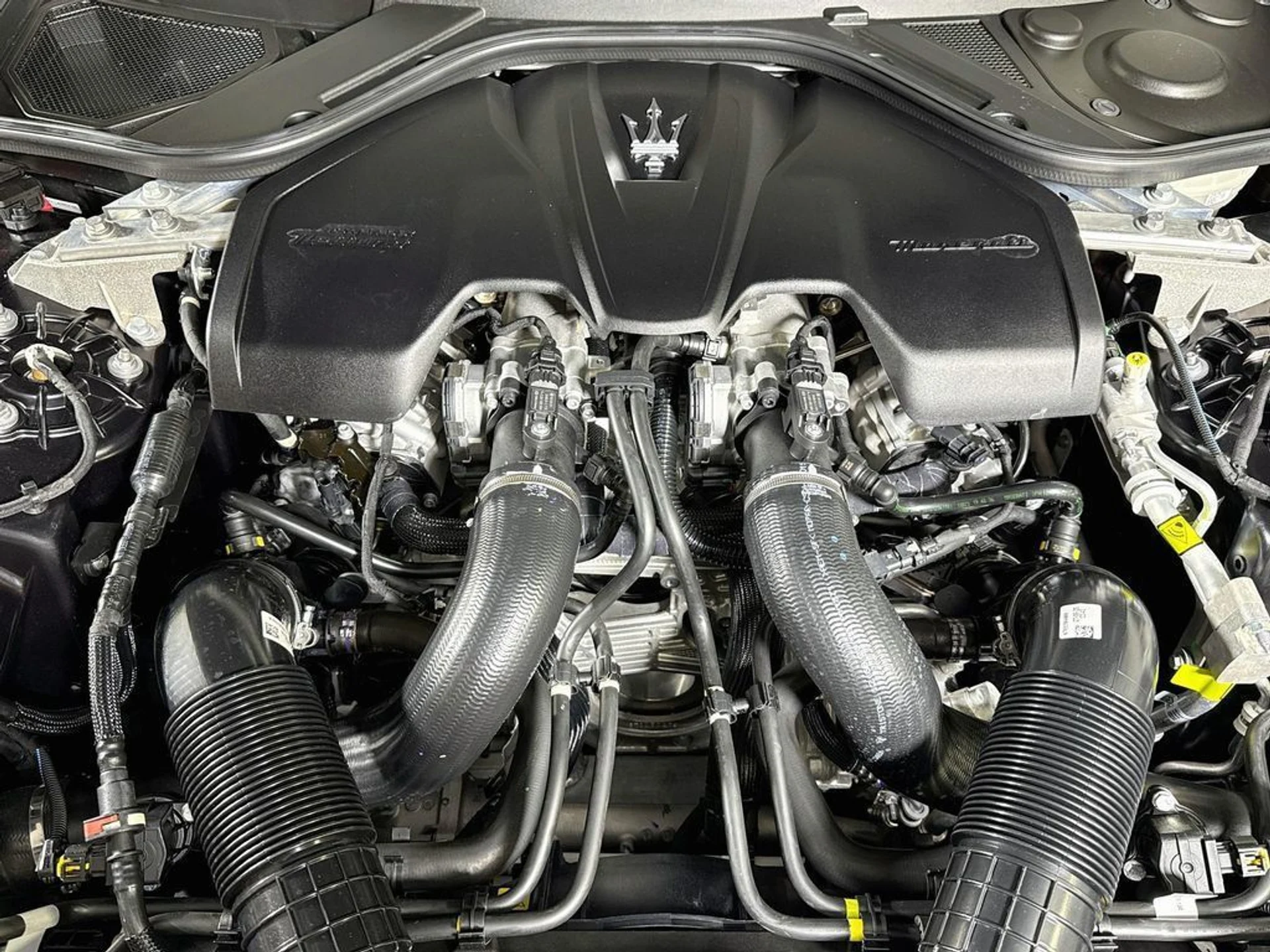 mph021_2760772722_new_2026_maserati_grancabrio_convertible_11350_23036271_23_1024_17d31179ce