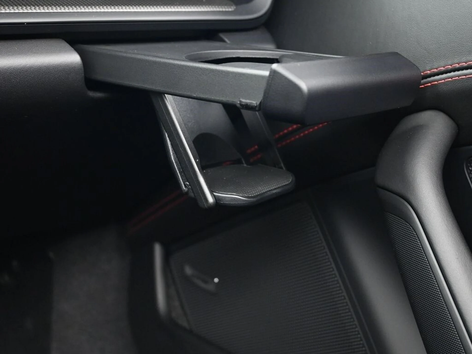 mph021_2761755650_beb1664d58067f89ae15cc9176c9de0dx_ff4556e0e1