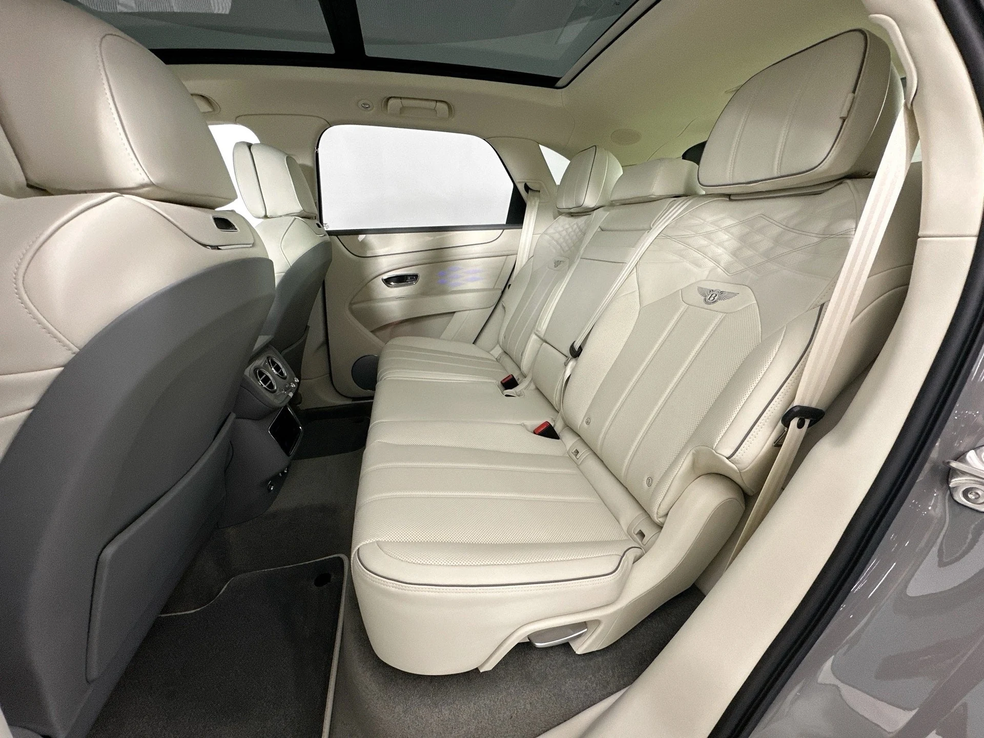 mph021_2762528846_22_b5651c42c7