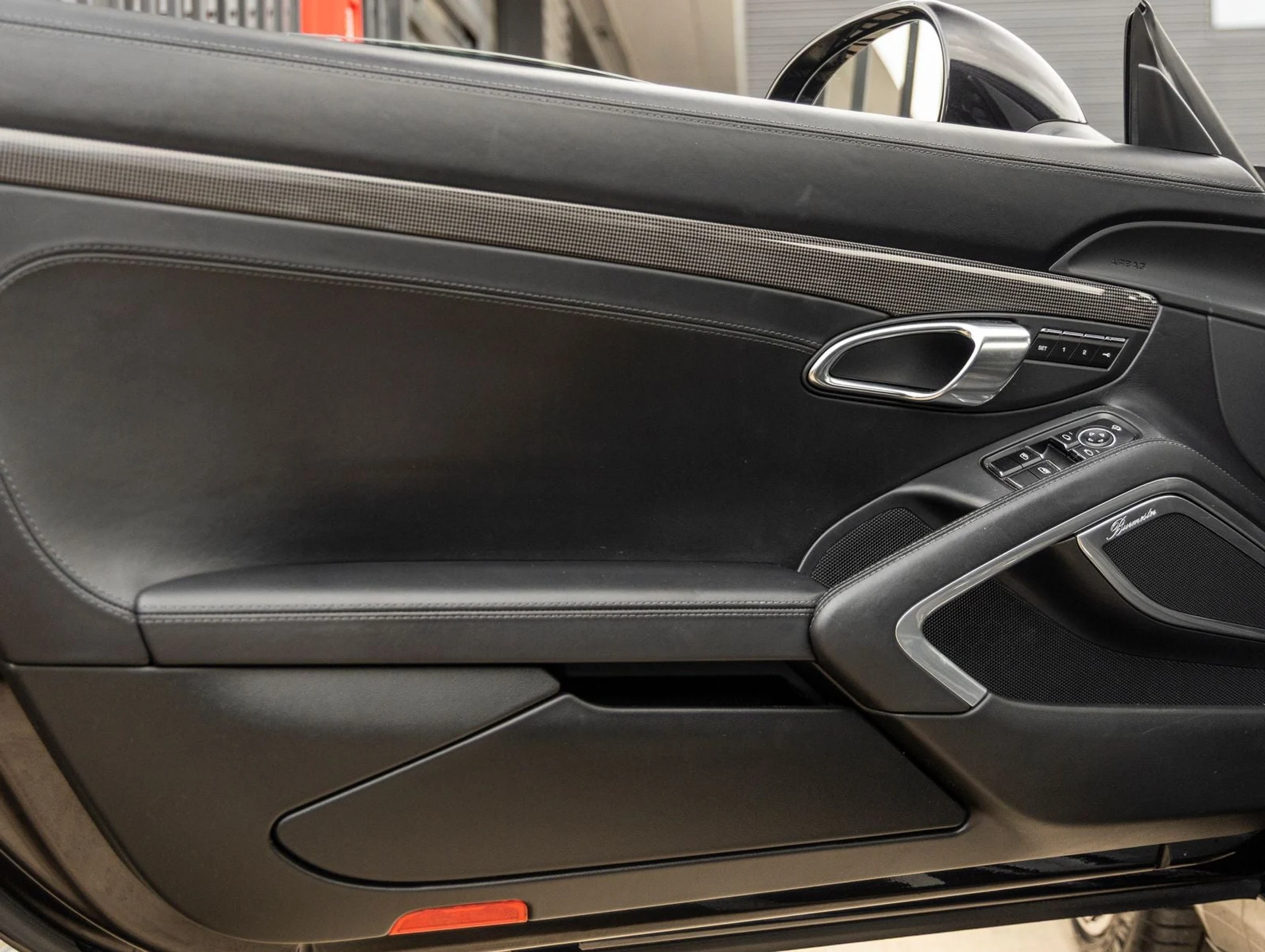 mph021_276280928_22_e86b658345