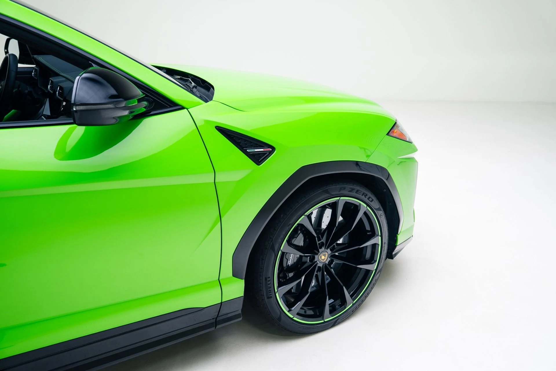 mph021_2771151083_Used_2021_Lamborghini_Urus_1766090518_e18cfbe794