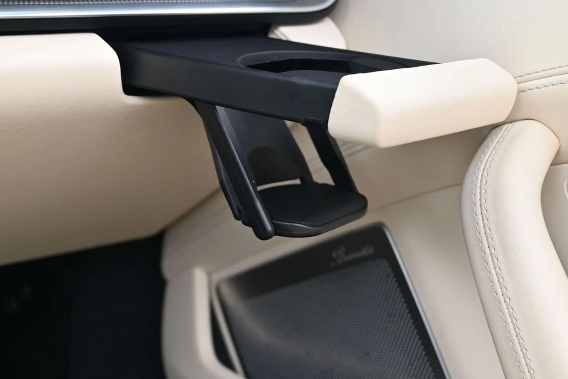 mph021_2774131144_cbb62a3e05eb763c9bd1c0e6a59d6aa0x_0323393027