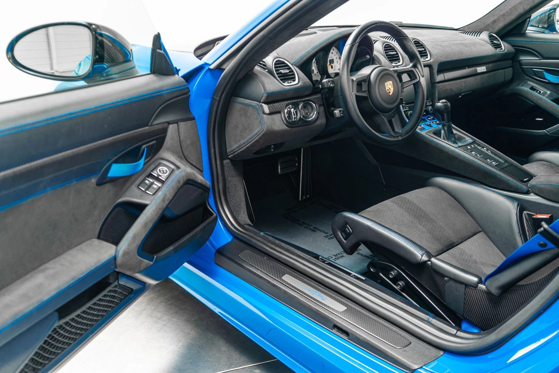 mph021_2784621223_Used_2023_Porsche_718_Cayman_GT_4_RS_1758315084_98e903b6e5
