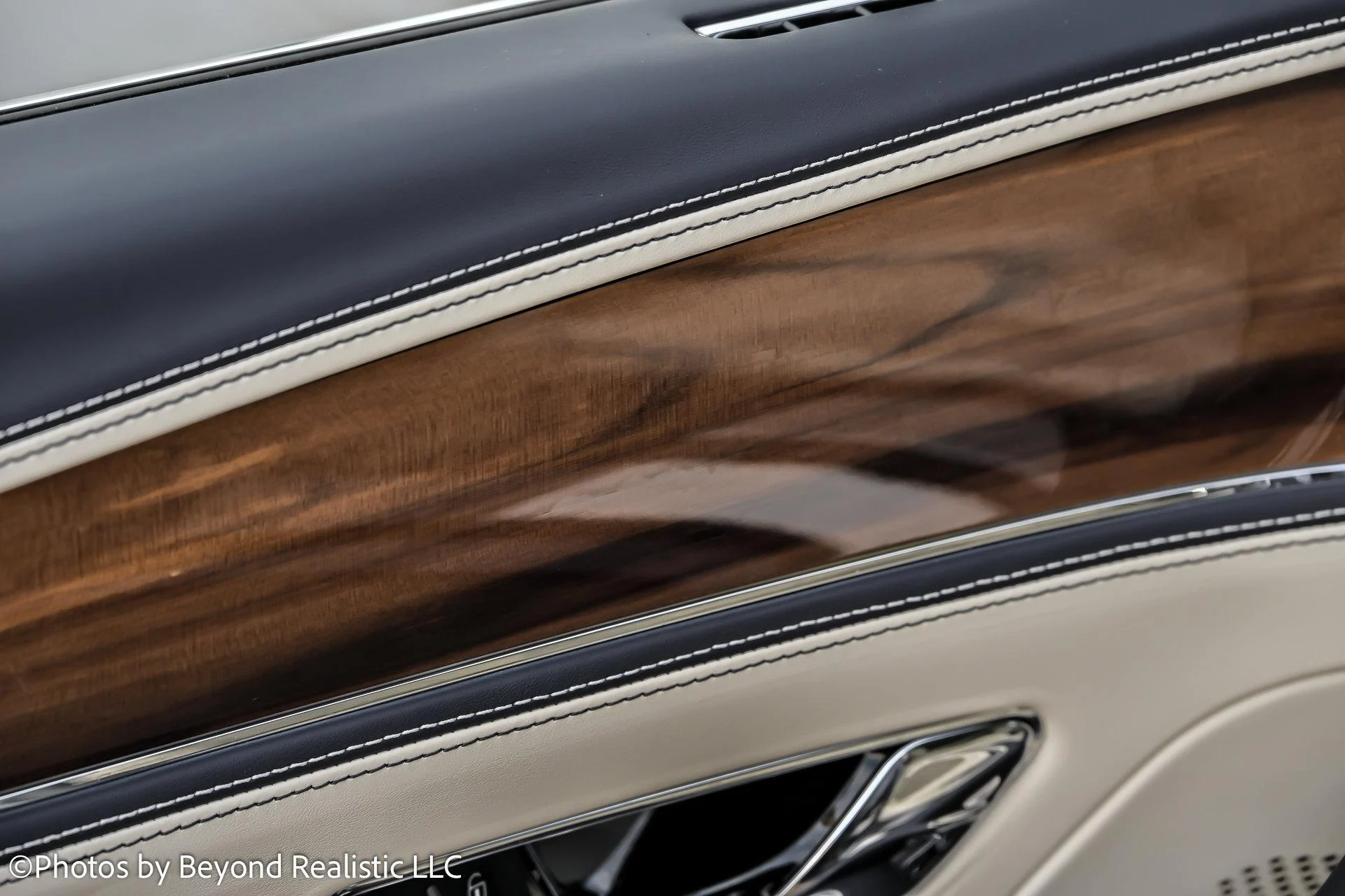 mph021_278490236_Used_2022_Bentley_Flying_Spur_W12_1761810944_0f4b0ff058