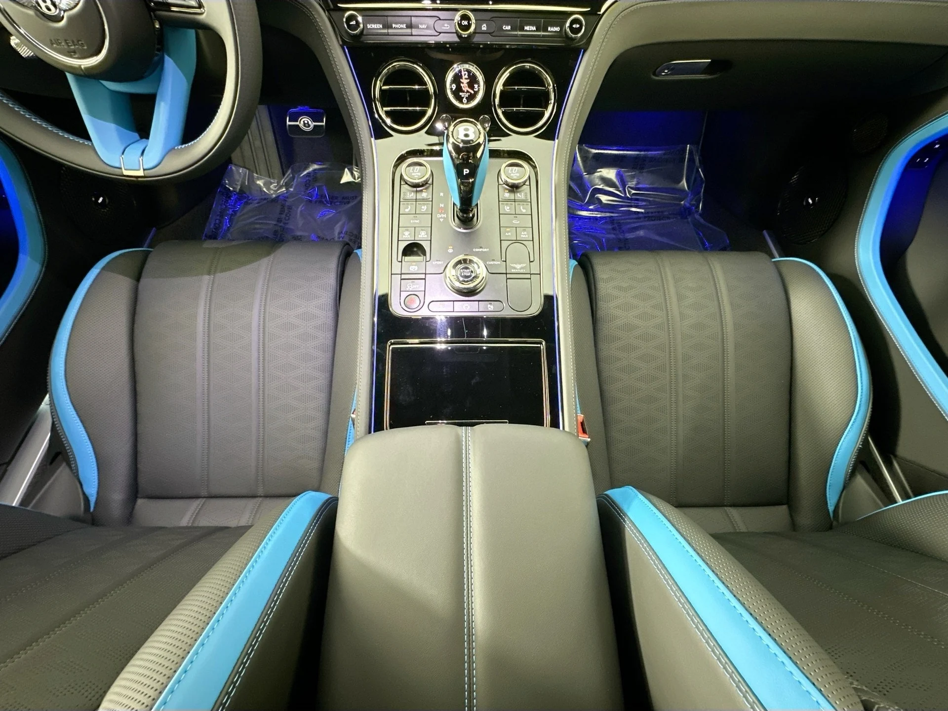 mph021_2794097391_22_8348ee86d5