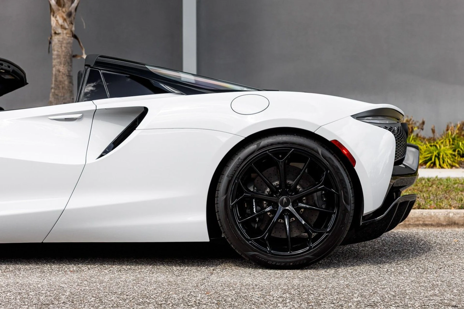 mph021_2795168683_658_p22_l_012fa1a412