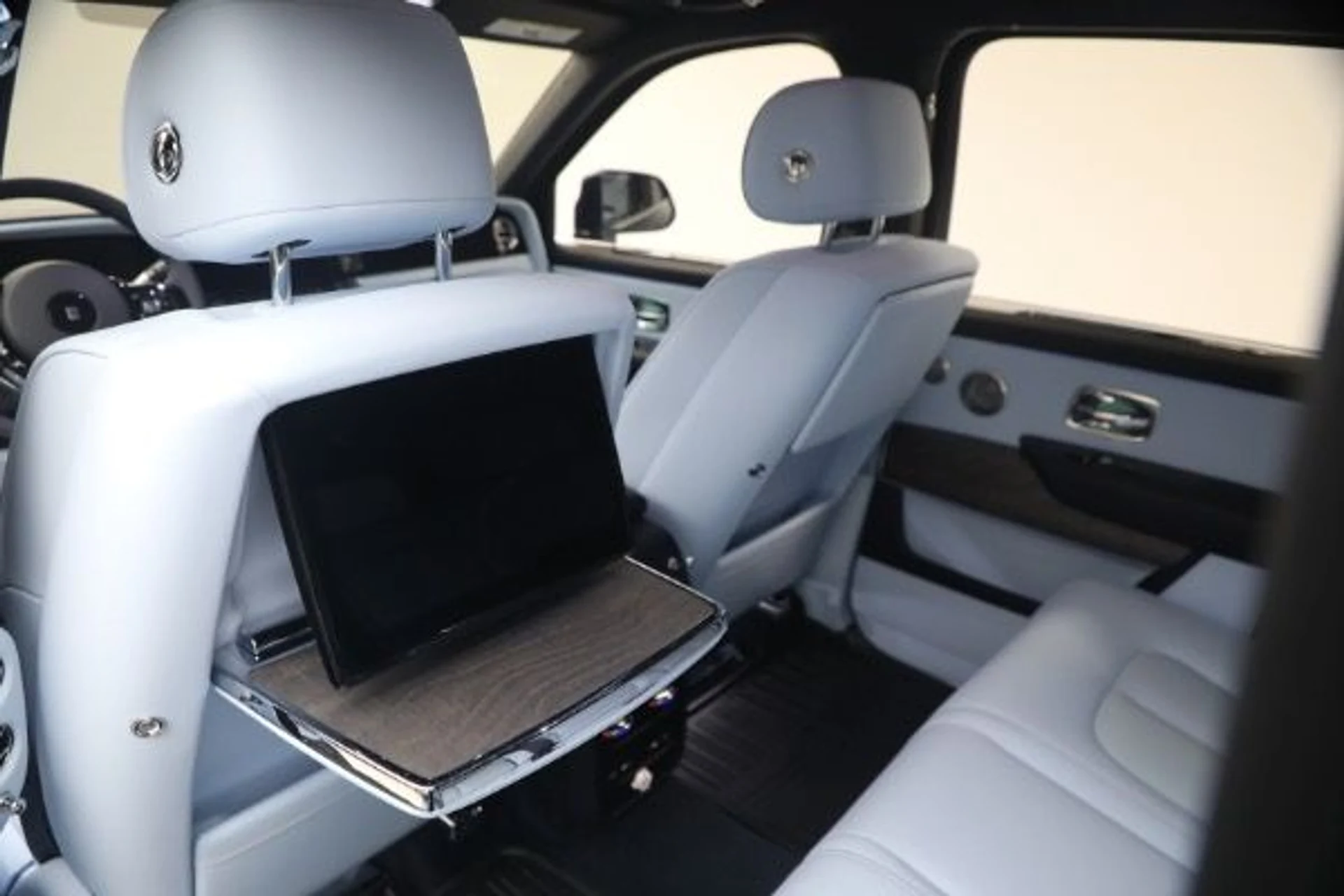 mph021_2796711756_Used_2025_Rolls_Royce_Cullinan_04072477d2