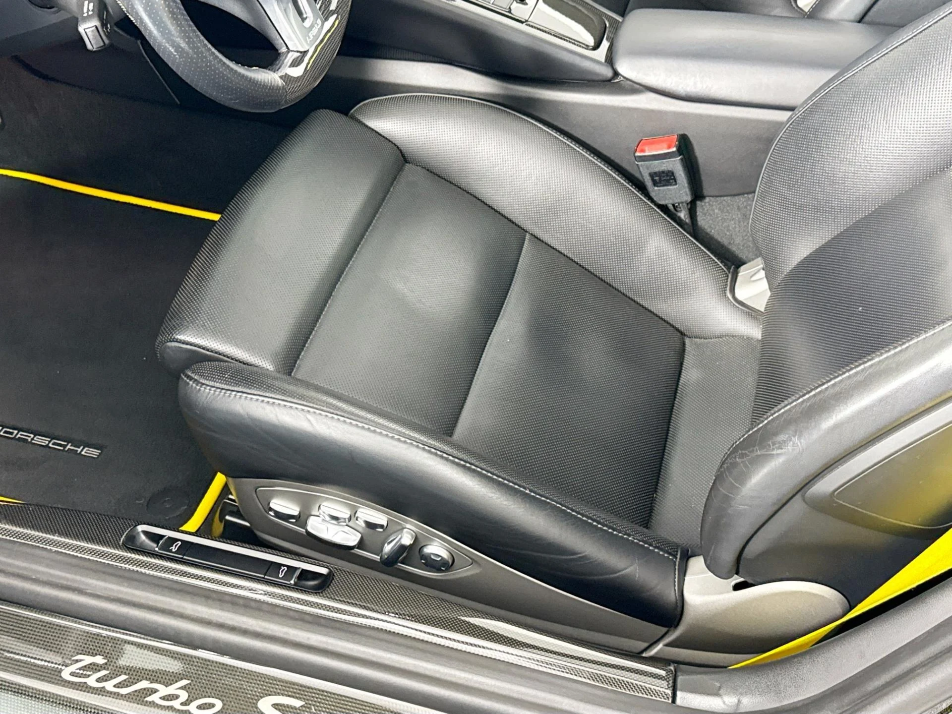 mph021_2811714870_Used_2014_Porsche_911_Turbo_S_1785187754_a2f85df674
