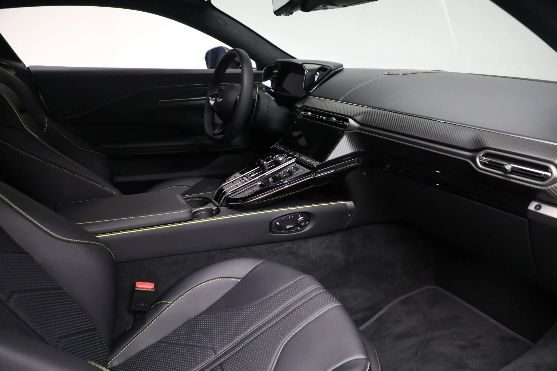 mph021_282549365_New_2026_Aston_Martin_Vantage_1205733895