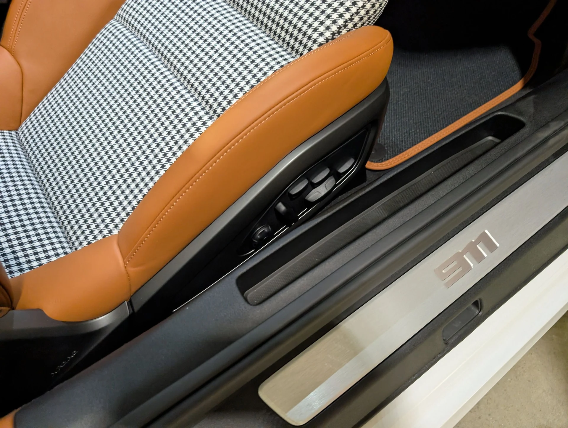 mph021_2827620630_aaf102cc0008d41d5348e303fa856c4bx_57d3974599