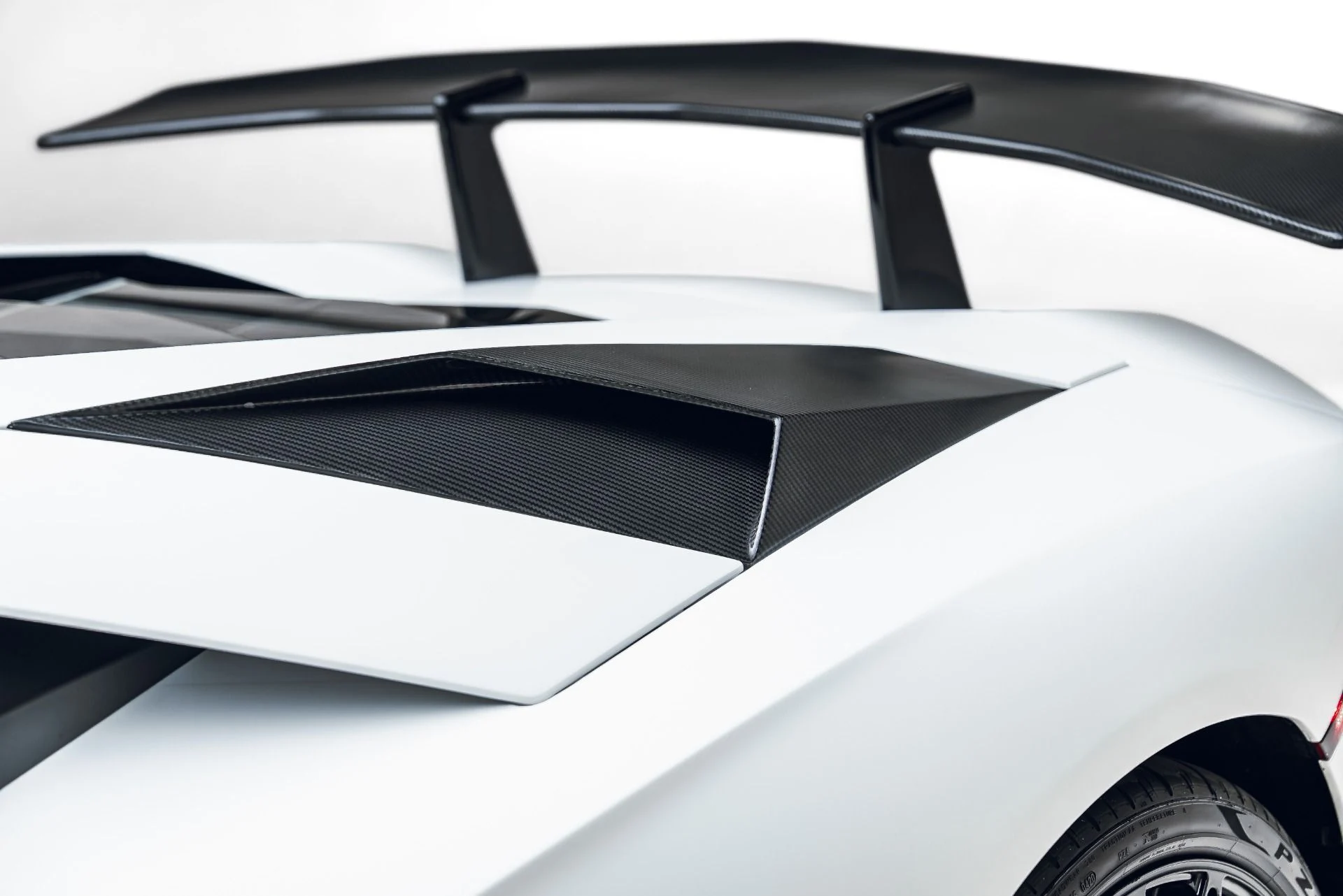 mph021_283193739_Used_2018_Lamborghini_Aventador_LP_740_4_S_1783639893_16e91902d4