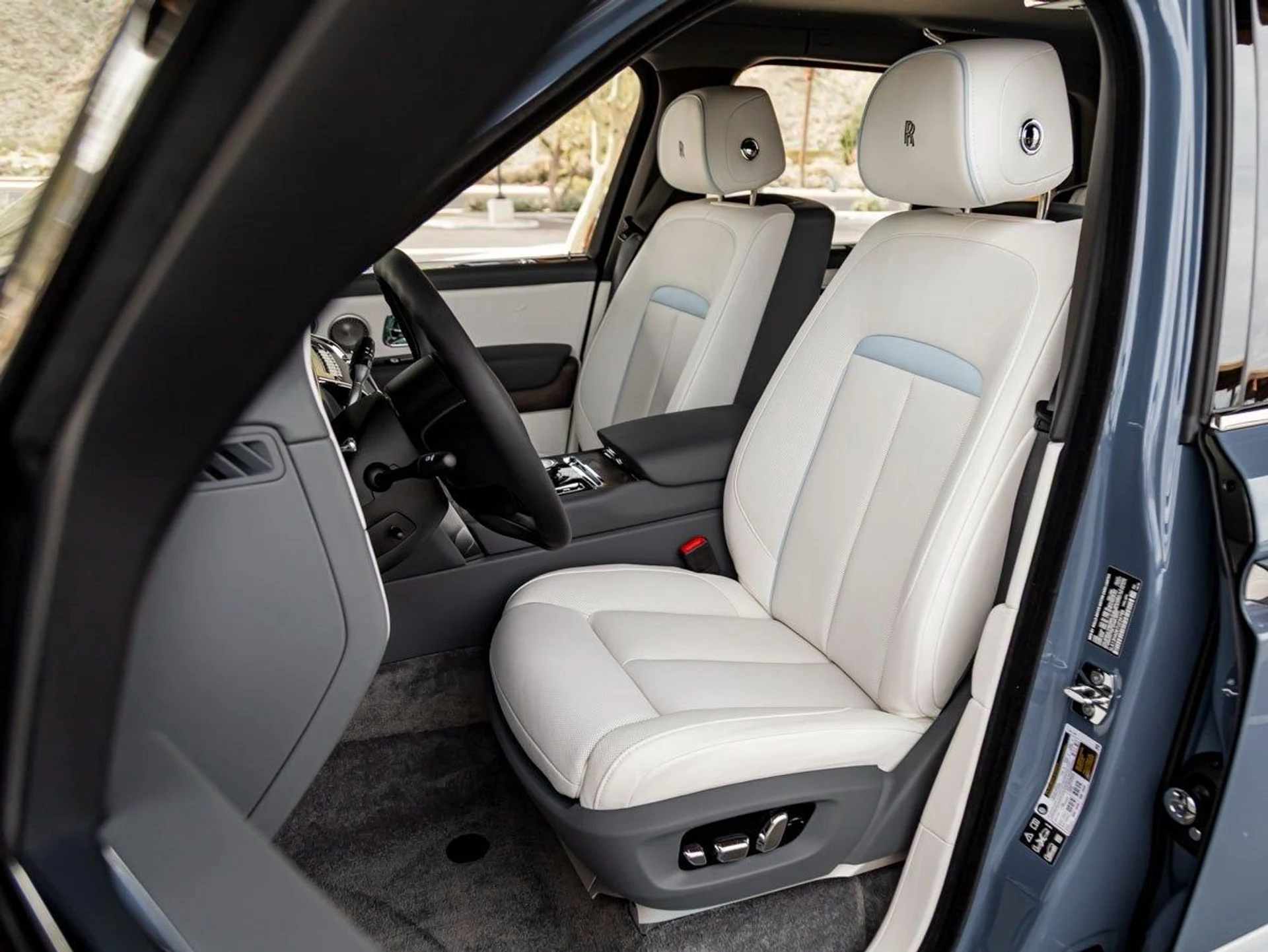 mph021_2832475501_22_e472d822fe