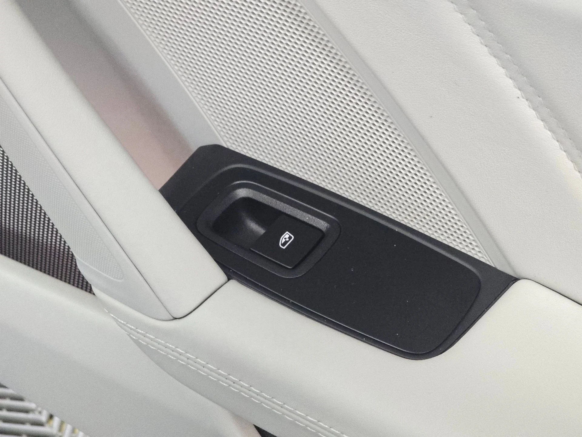 mph021_2833594471_0b49d8110d2b349b93fd160ae9b17259x_8710e72c2e