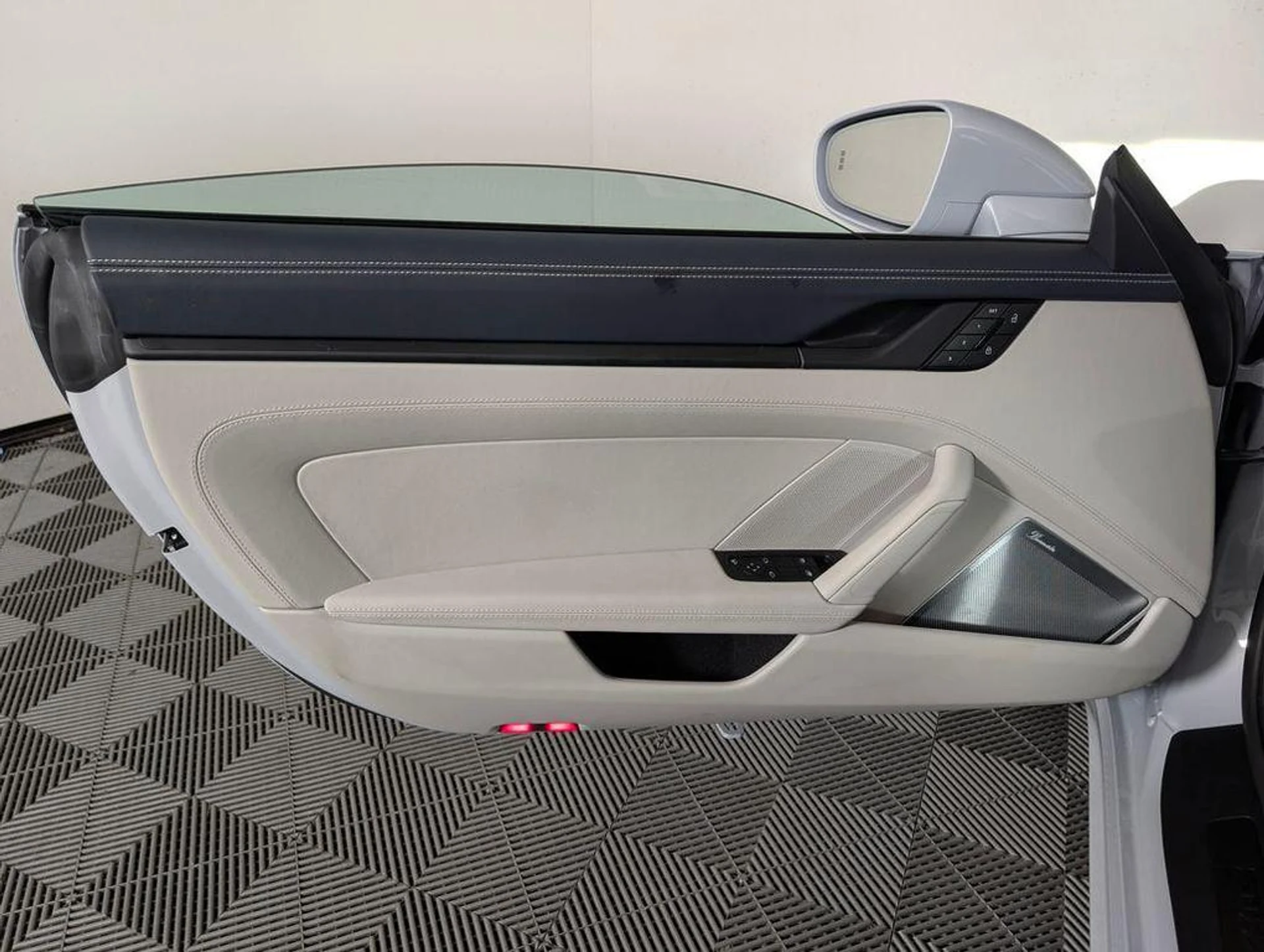 mph021_2834063349_Zm_Z_Ft7_ZVZF_U_Rav2_R6yj3g_Eff_LQ_fff83a7a9c