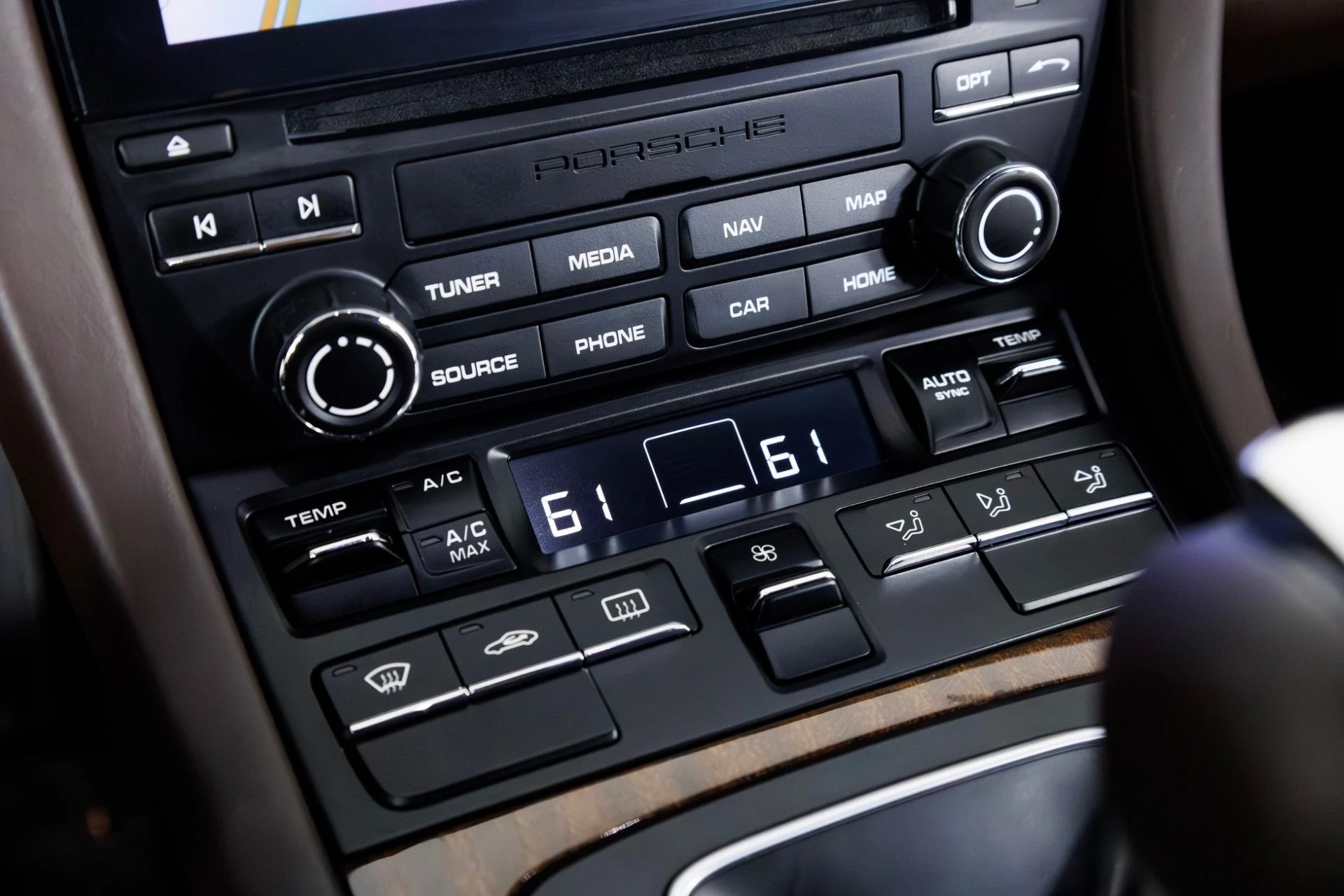 mph021_2834523137_Used_2019_Porsche_911_Carrera_1767051374_0d2564ceeb