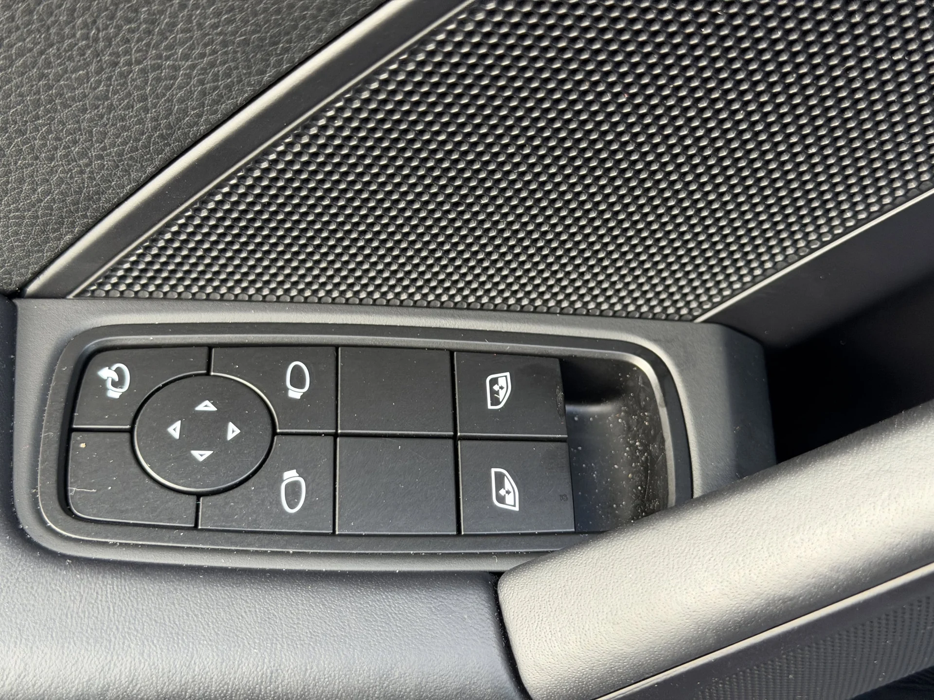 mph021_2839474850_efe7164ad9768b293f61a9cc33808577x_ddae31be78