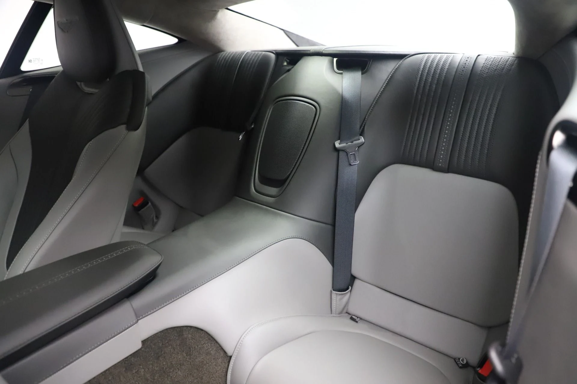 mph021_2841057937_Used_2019_Aston_Martin_DB_11_V8_1595364073_bfc0519e9d