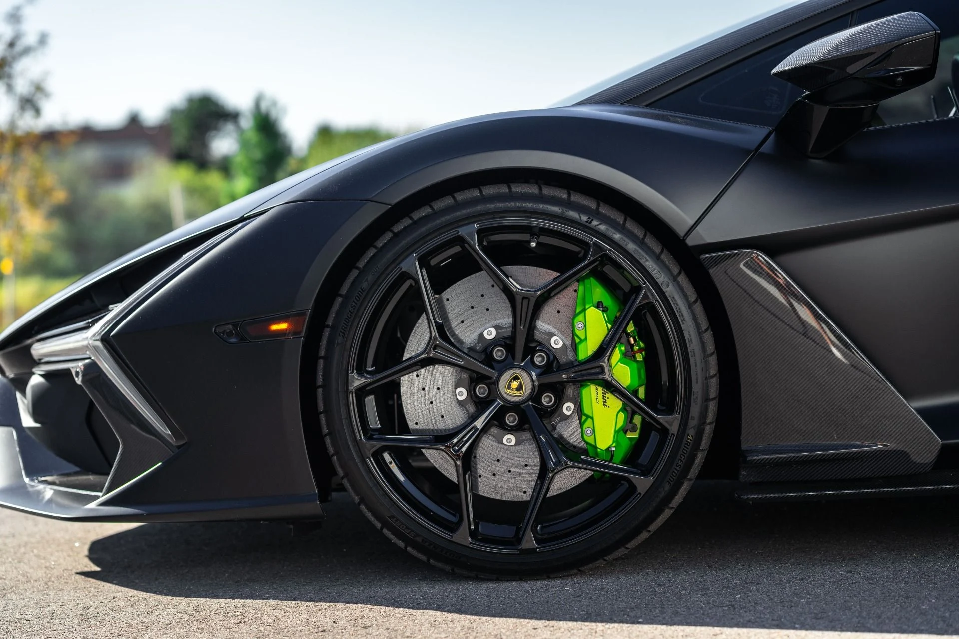 mph021_2854090786_Used_2025_Lamborghini_Revuelto_1791313068_40ee0be81a
