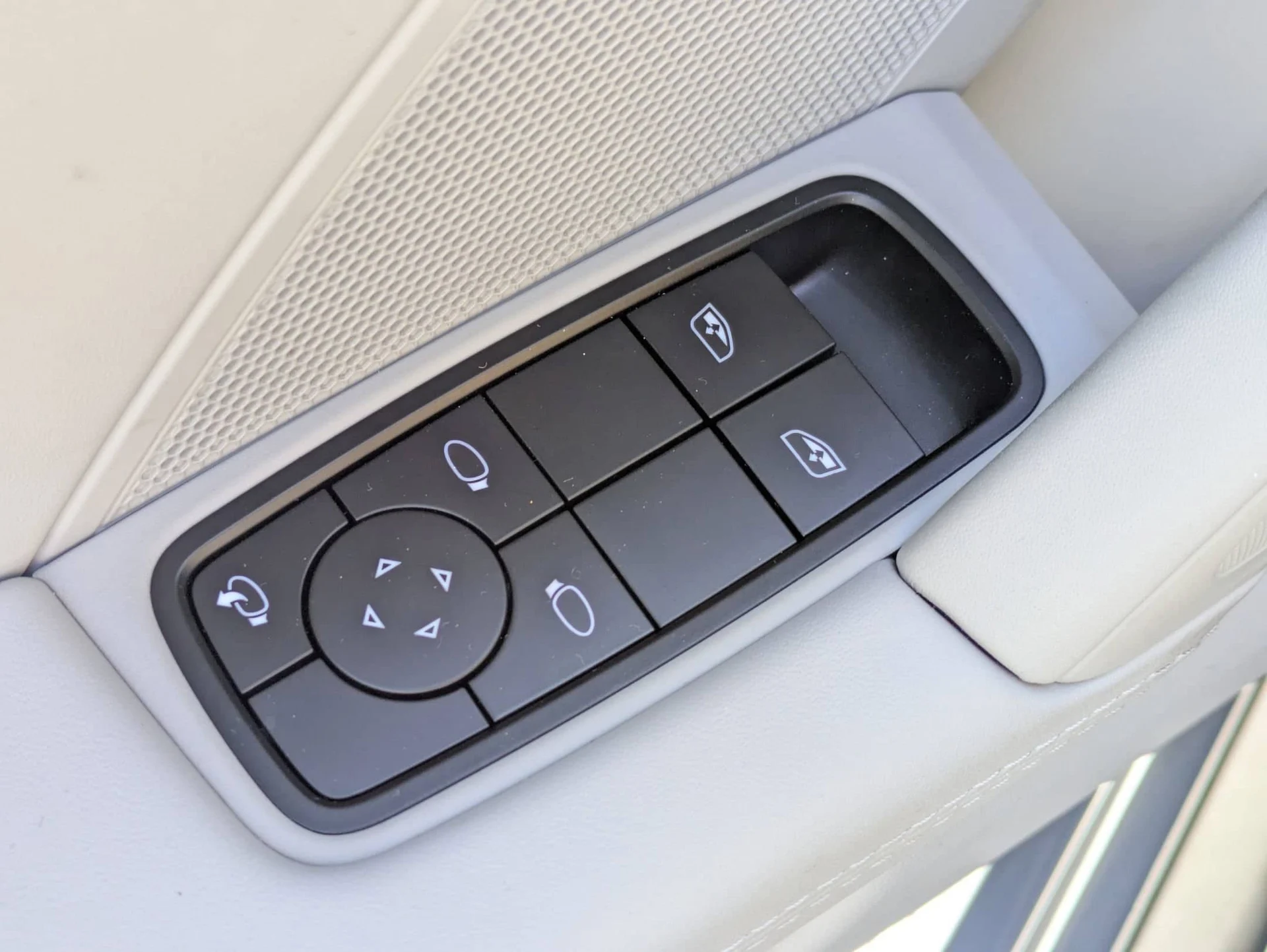 mph021_2854447315_7e405c04bfbeaf82fe5b71d3c847b912x_d0c5c4ff65