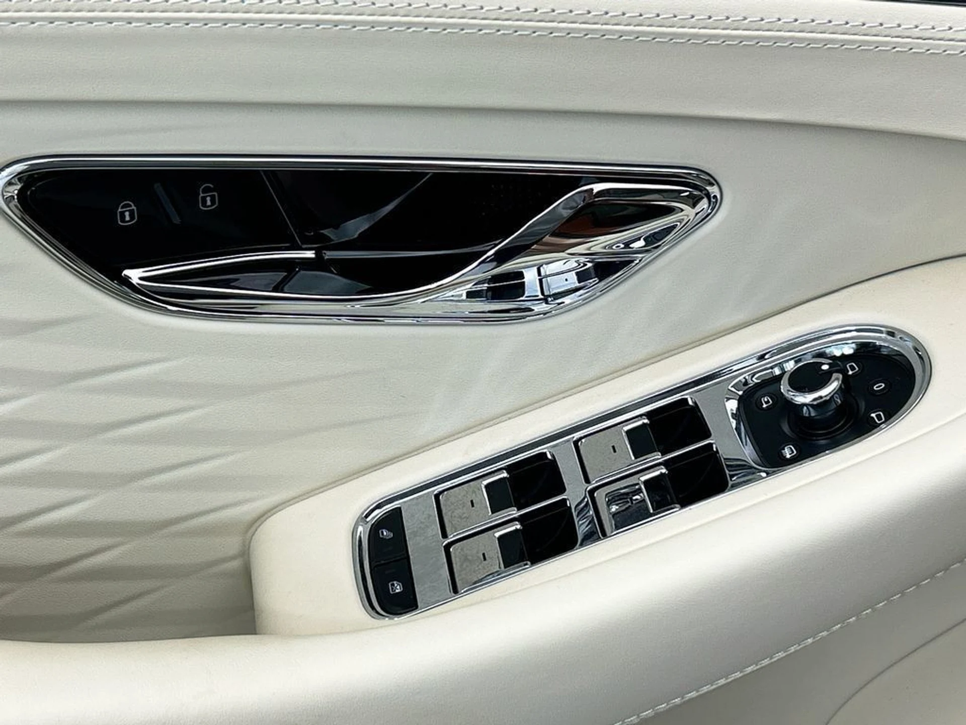 mph021_2862347727_new_2026_bentley_continental_gt_azure_8119_22999709_22_1024_a7088ffe0c