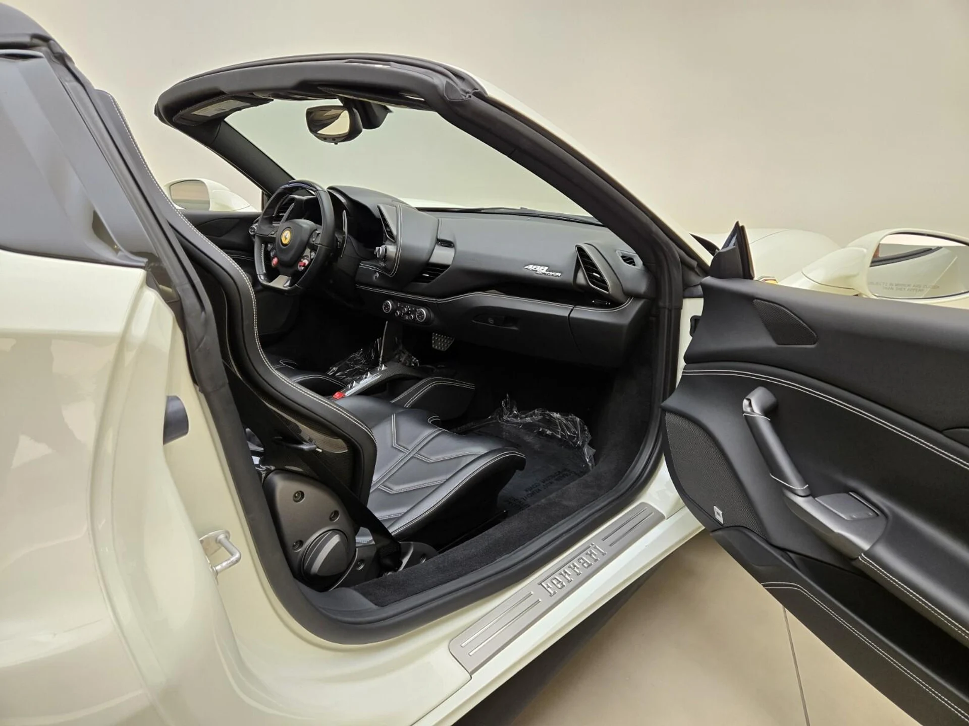 mph021_2869112297_Used_2019_Ferrari_488_Spider_1761634741_7b008090e2