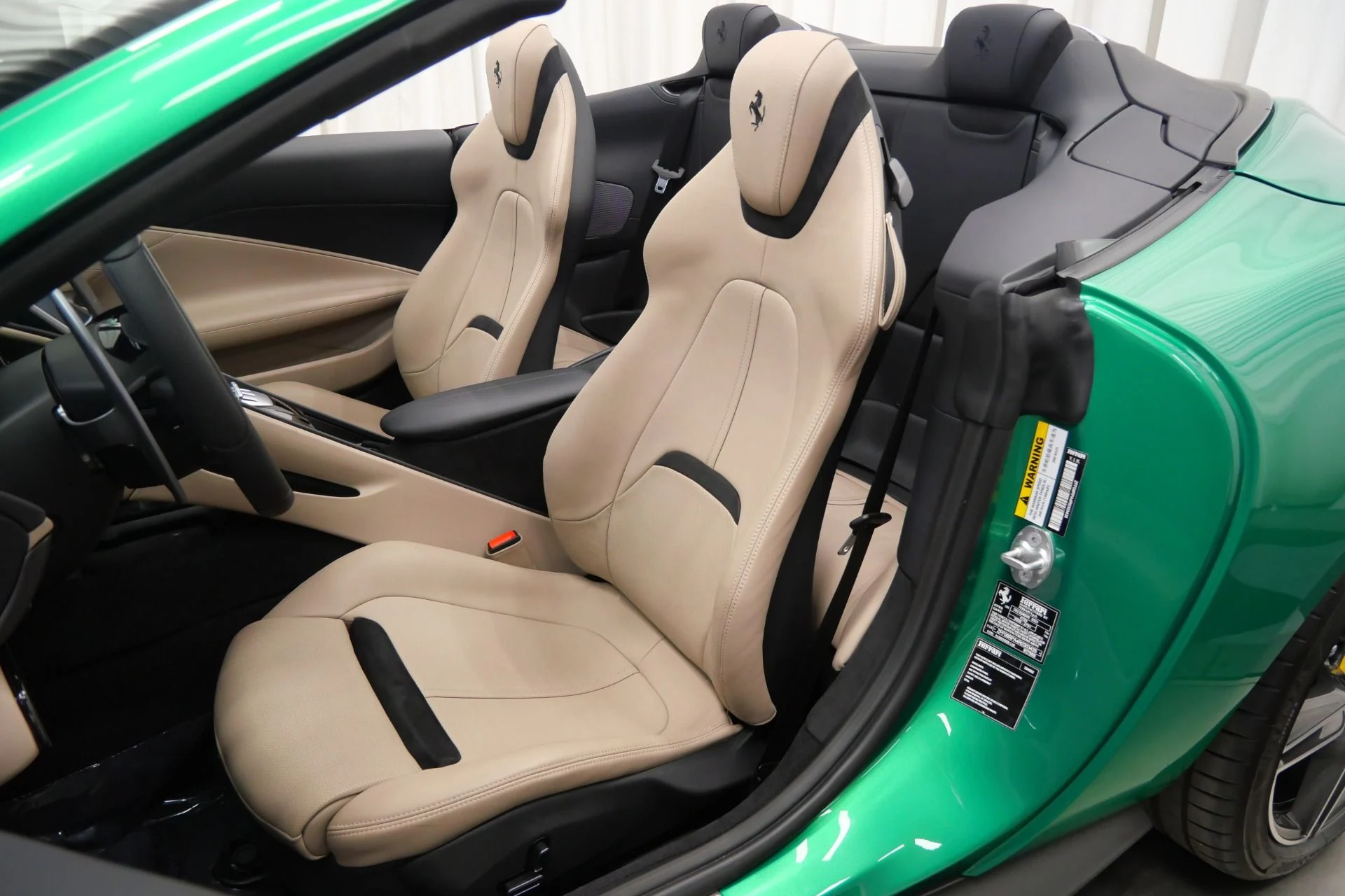 mph021_2871423993_Used_2024_Ferrari_Roma_Spider_1760553098_e8c08486c0
