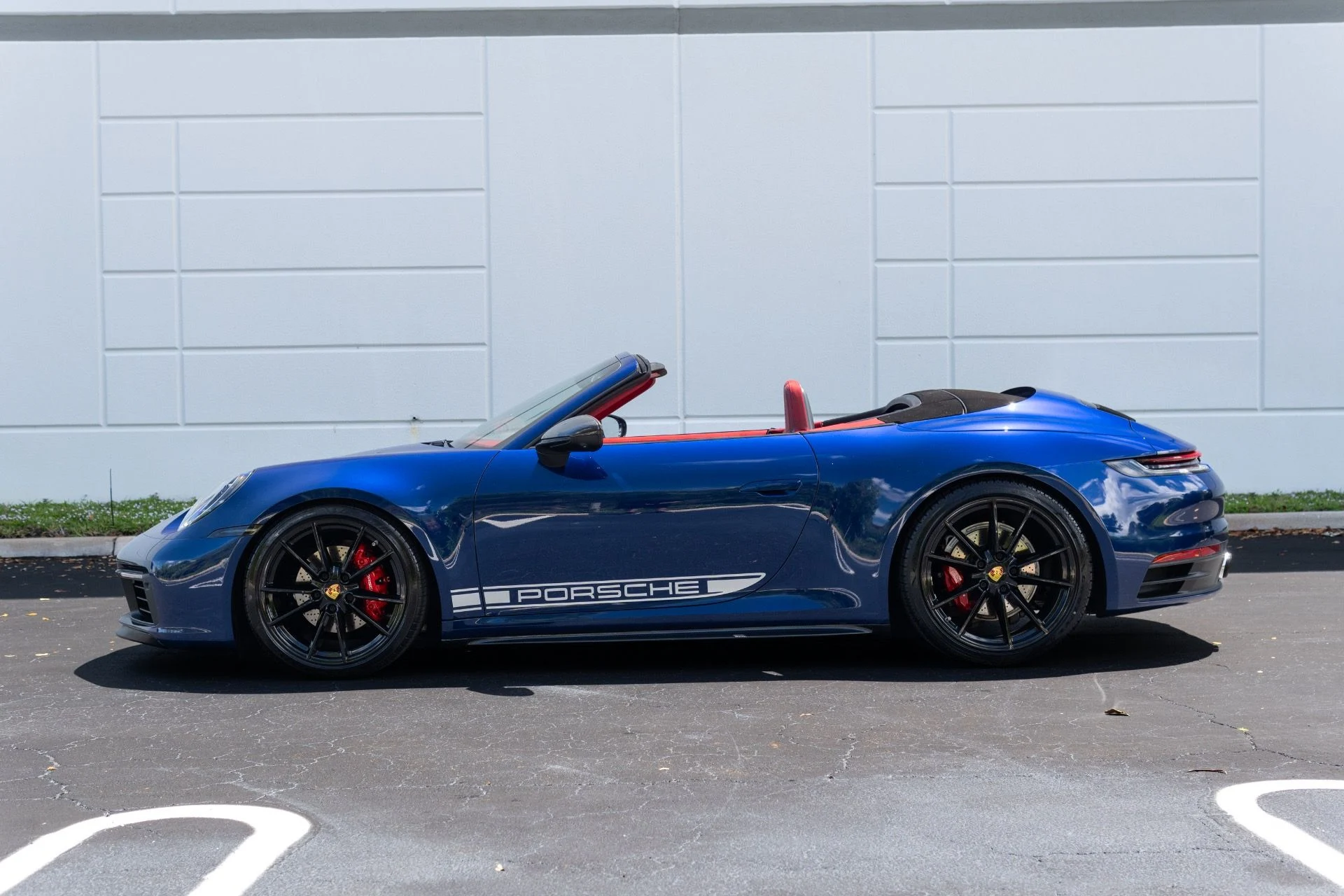 mph021_2872858371_Used_2021_Porsche_911_Carrera_1775497213_042f2c3e5c