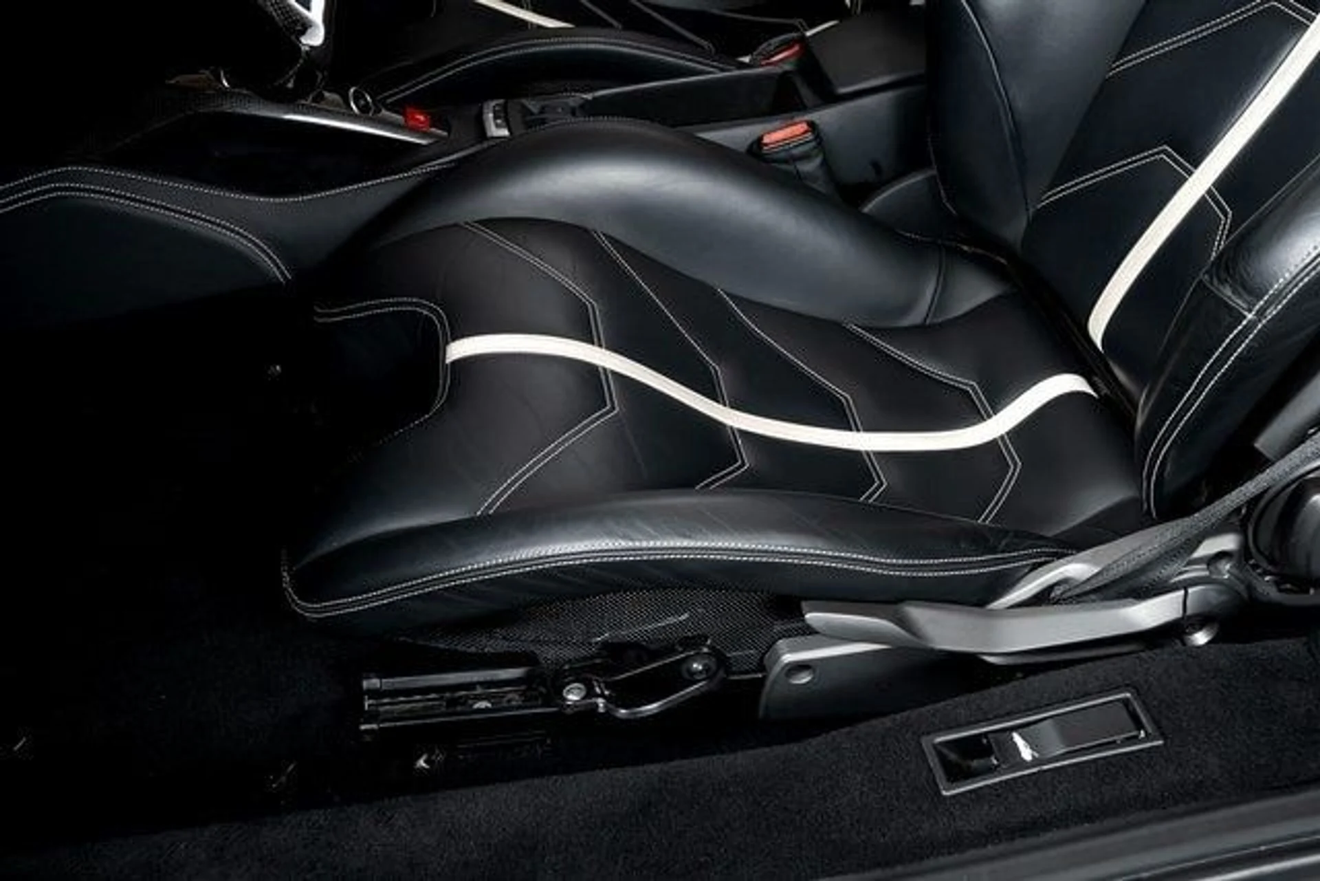 mph021_2873055954_d876d0f8c8d01119e4effa894966e19bx_e1a58a5034