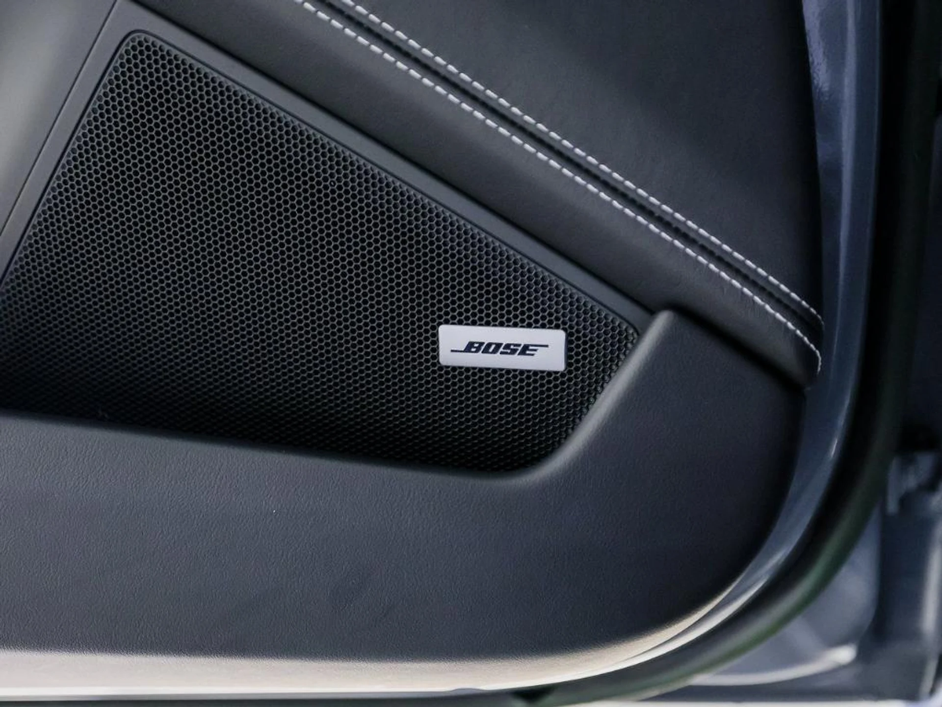 mph021_2876984914_x_x_J_PN_1me_HY_6s_Q_ih_Ms3i_Eut_GM_d70dfabfec