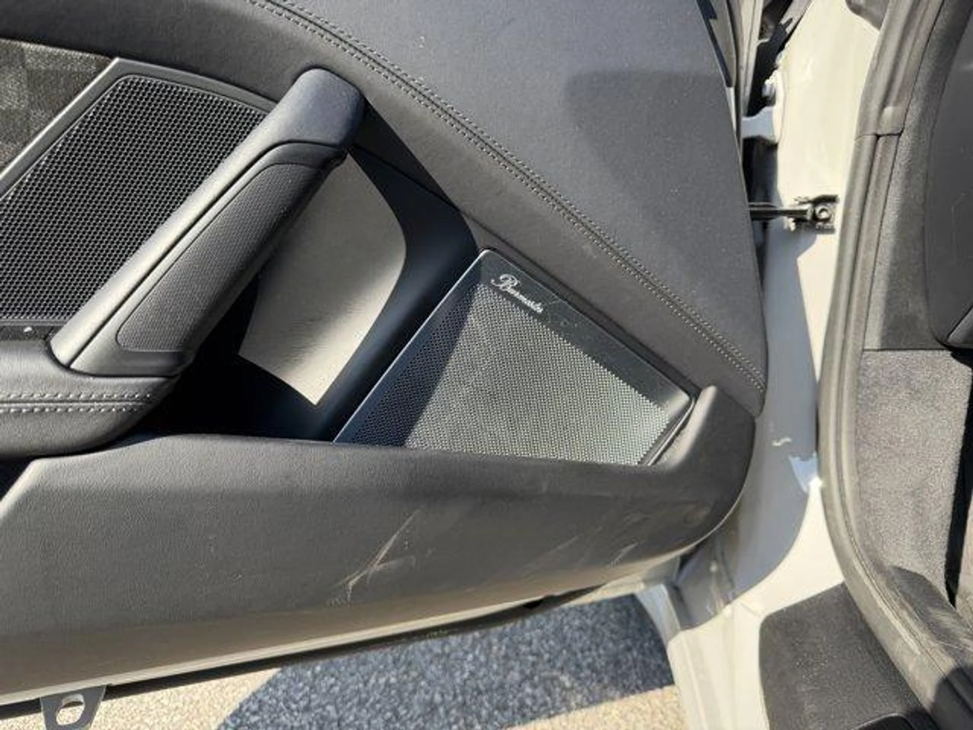 mph021_2887950894_1_M_Wz_JU_7j_Xpk_Mp3_E_Hr_Z_Uu_Es_Un_Hs_e138ee2429