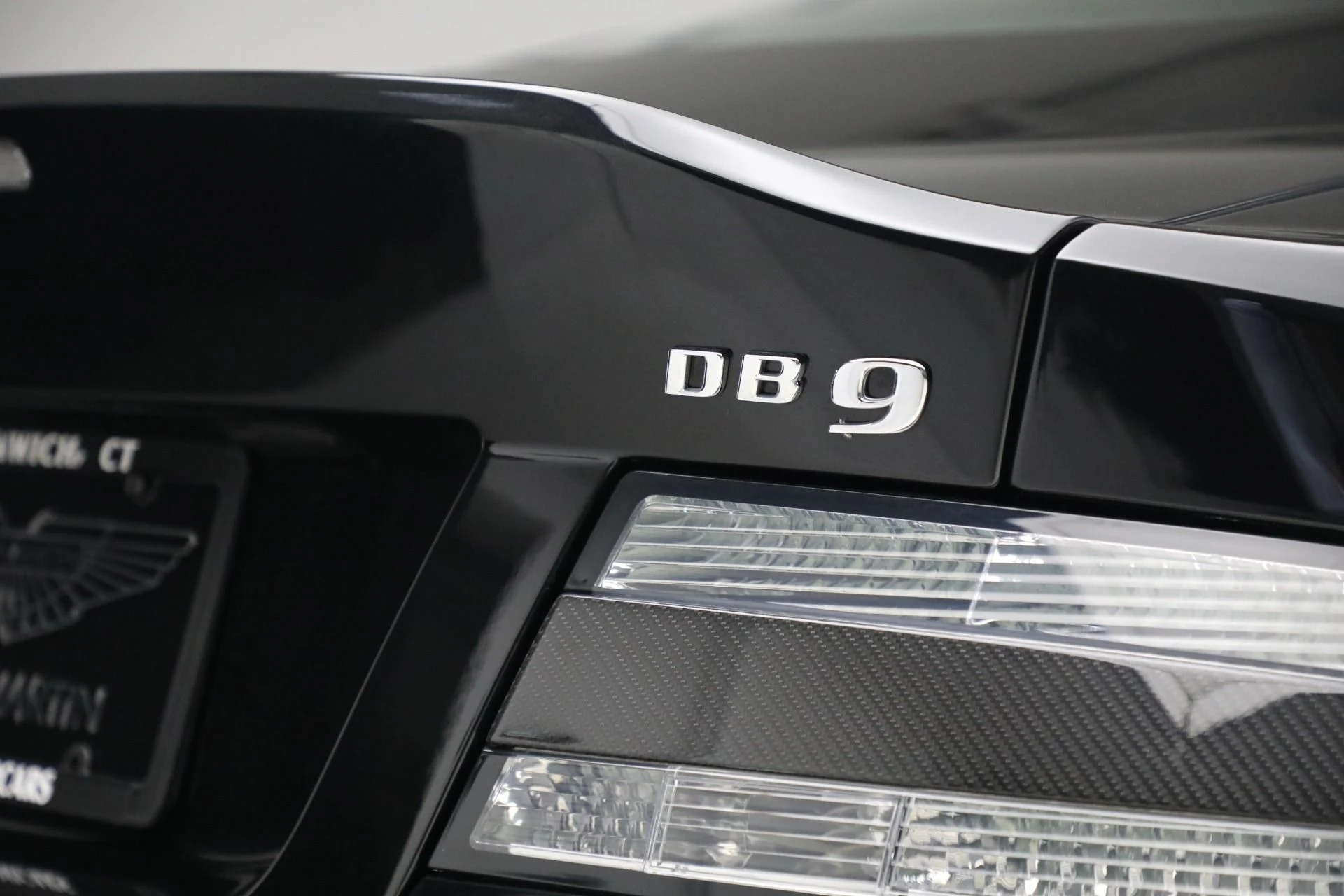 mph021_2897549884_Used_2015_Aston_Martin_DB_9_Carbon_Edition_86c3e1a399