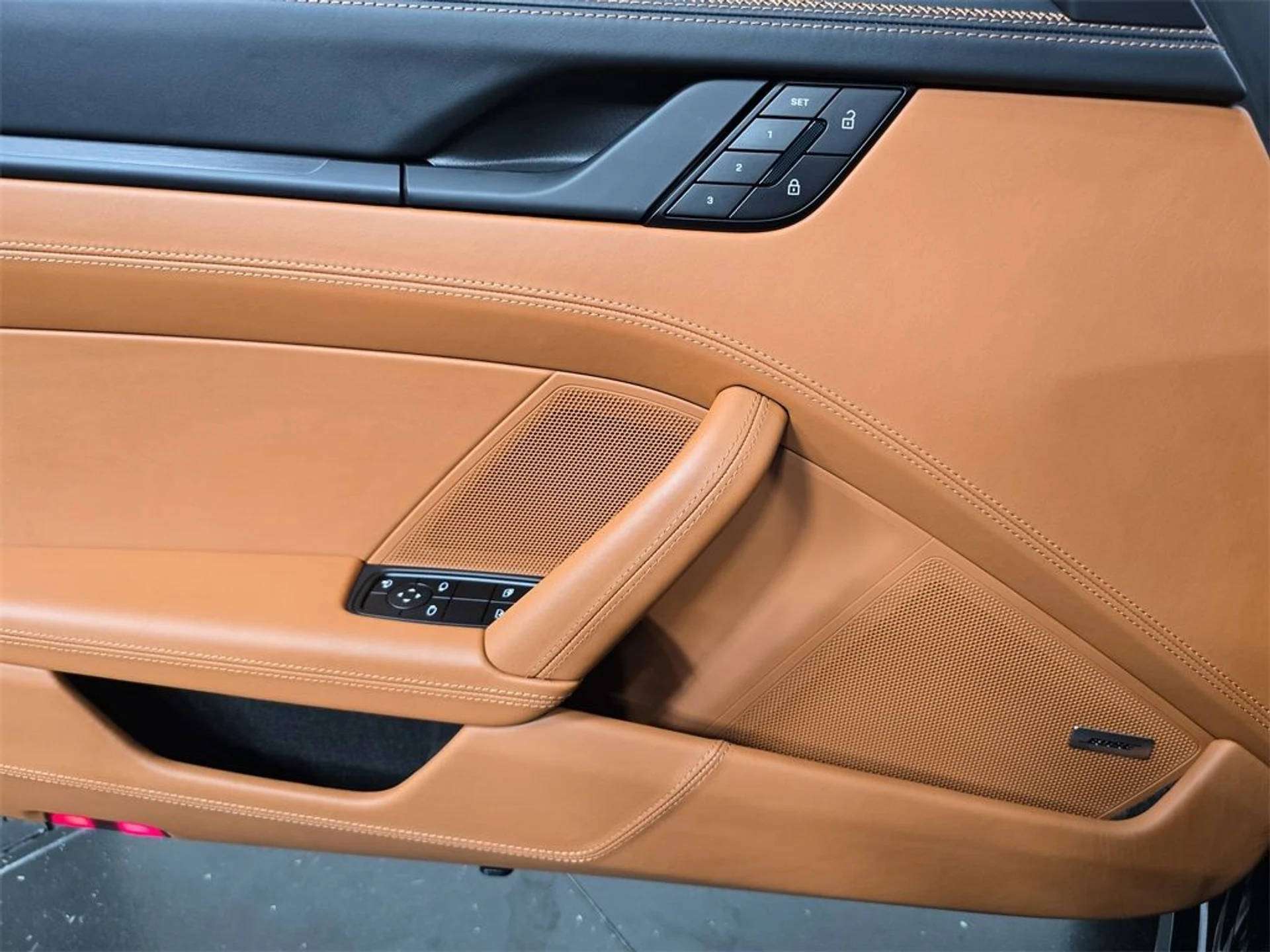 mph021_2903610534_31f9306fd93213e1373546088b6572ae_51b031fbf3