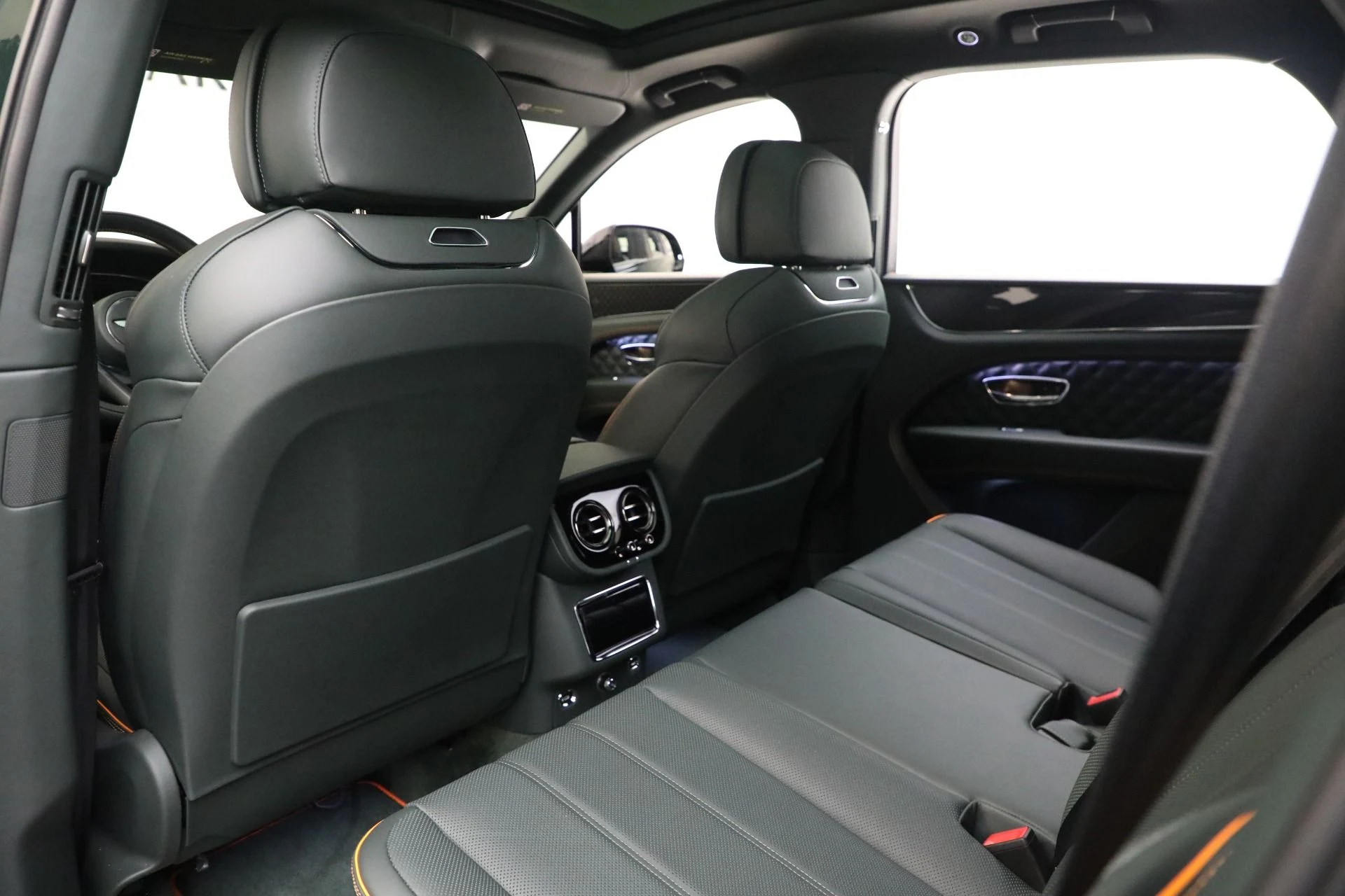 mph021_2907897493_New_2025_Bentley_Bentayga_S_Black_Edition_276d90b30a