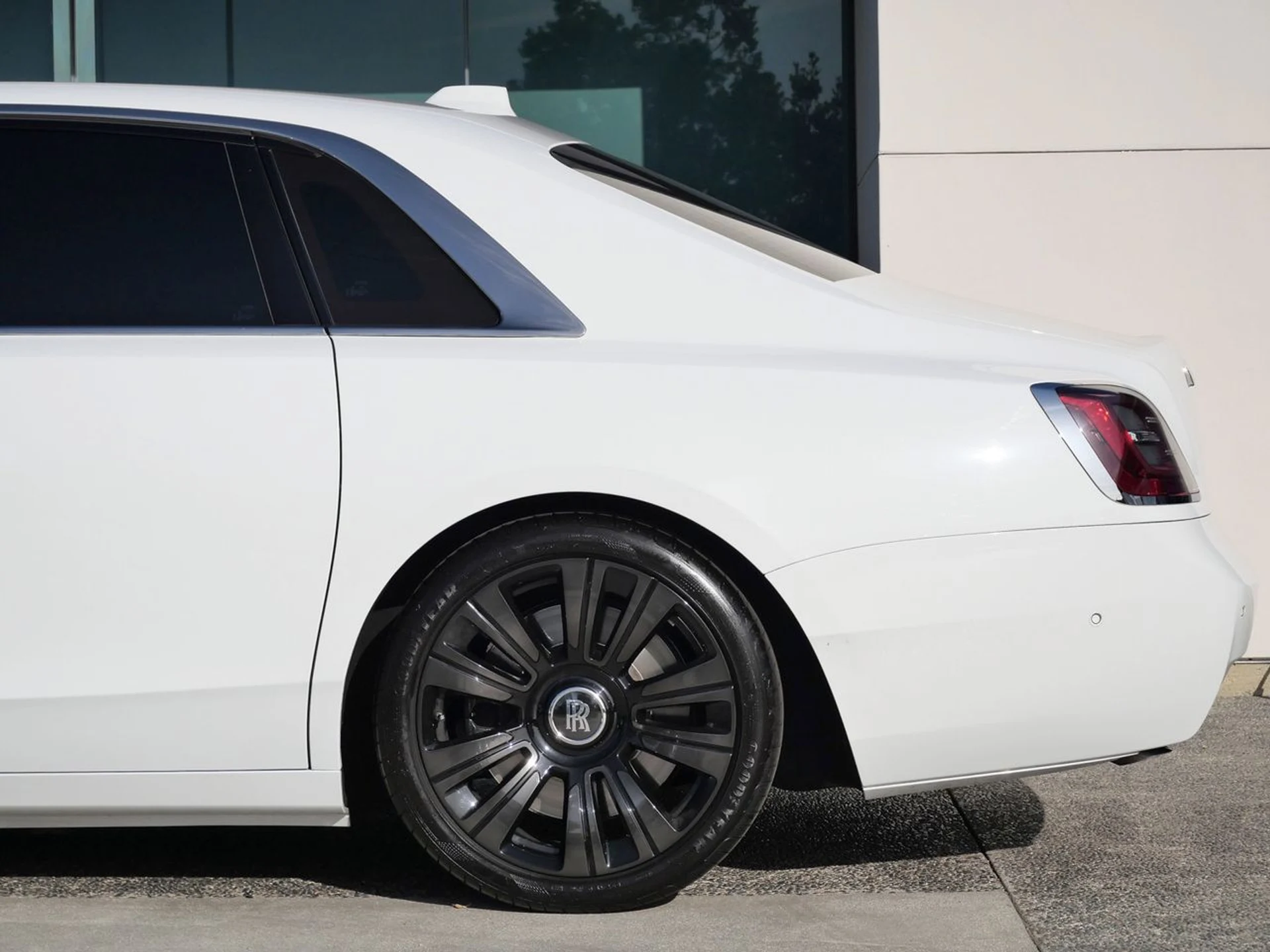 mph021_2911104032_d604f1c984de105238fd07e2aea27840x_f90dac90d2