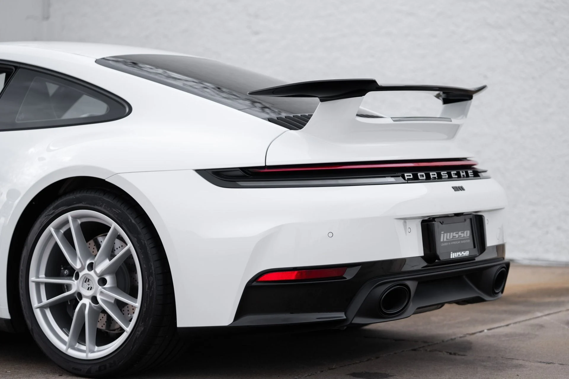 mph021_2915235918_Used_2025_Porsche_911_Carrera_1768944020_12d059d0a8