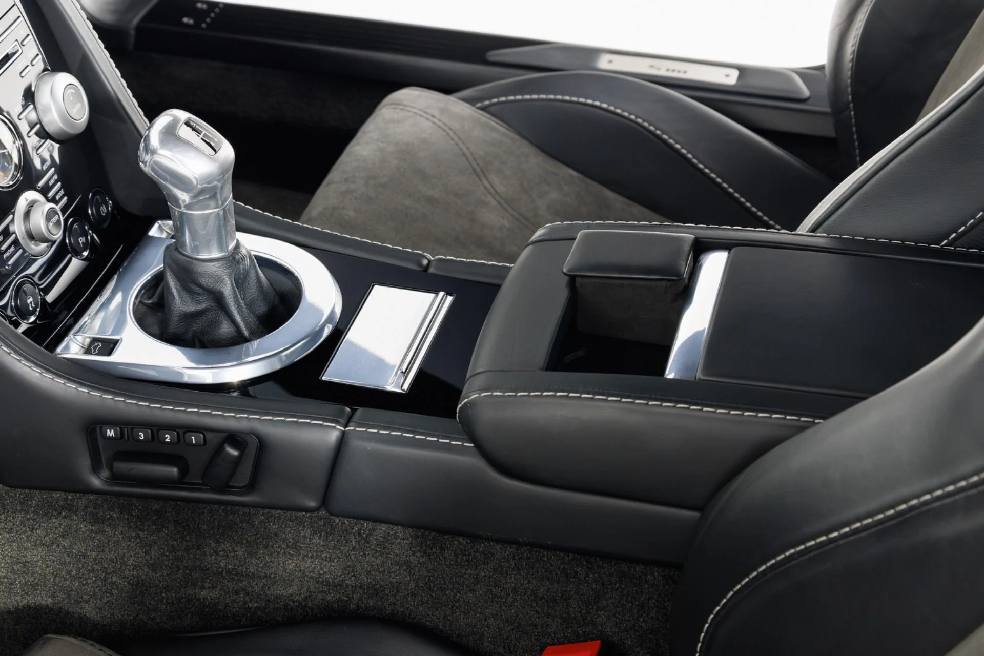 mph021_2919343356_Used_2009_Aston_Martin_DBS_V12_Manual_1785525192_79b7d43cc1