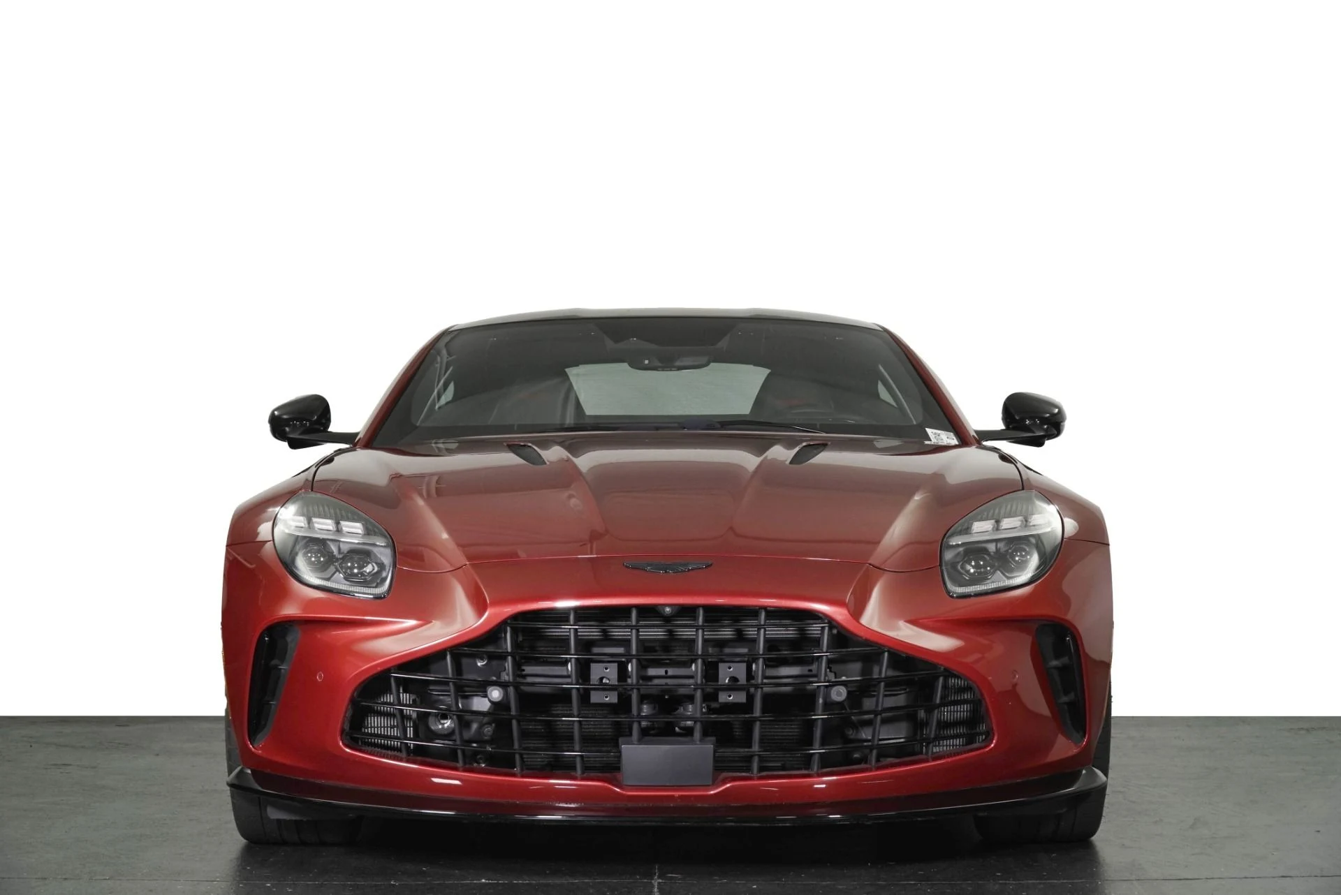 mph021_2921113561_Used_2025_Aston_Martin_Vantage_Base_1787242428_29bb466558