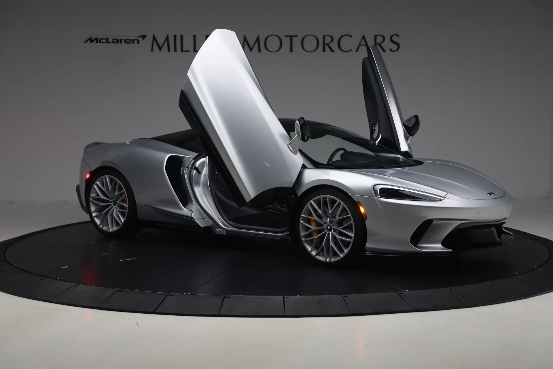 mph021_2928005472_Used_2023_Mc_Laren_GT_Luxe_2f05547450
