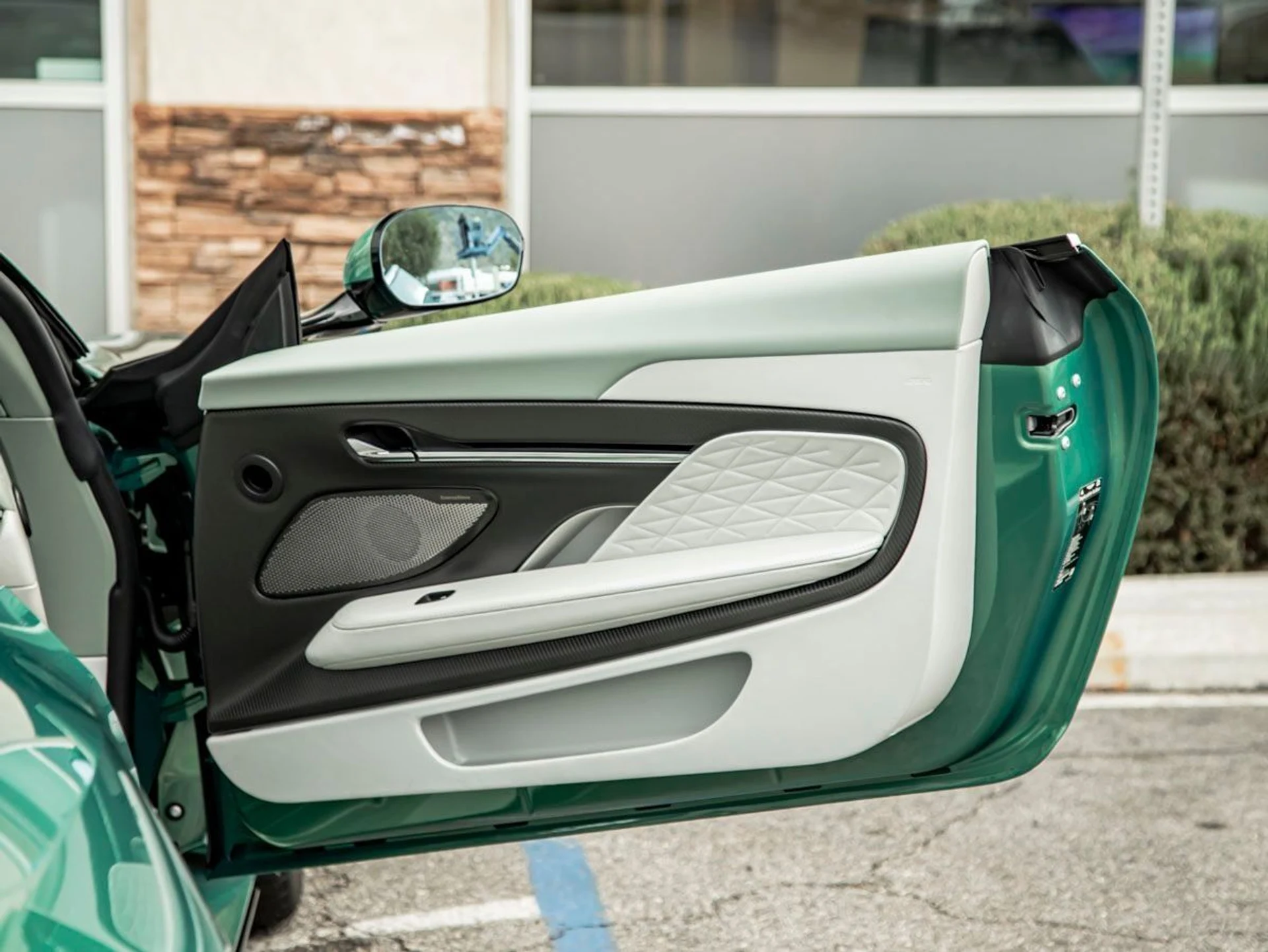 mph021_2931942303_22_3532b1d472