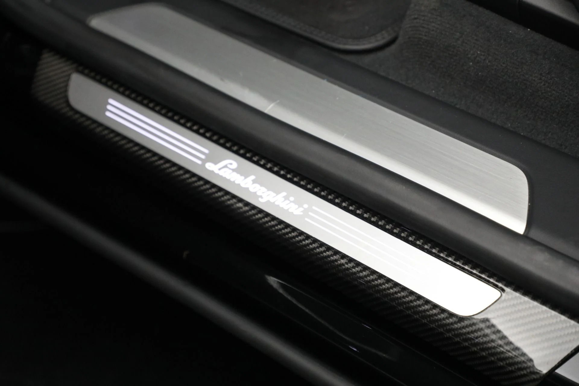 mph021_2933283166_Used_2022_Lamborghini_Urus_1761597990_7345f0a229