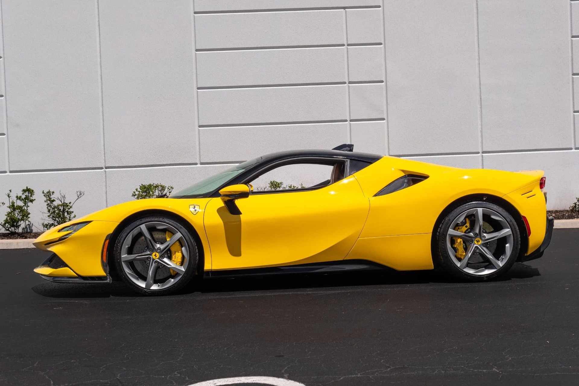 mph021_2936304385_Used_2021_Ferrari_SF_90_Stradale_1779339411_a29fd2d625
