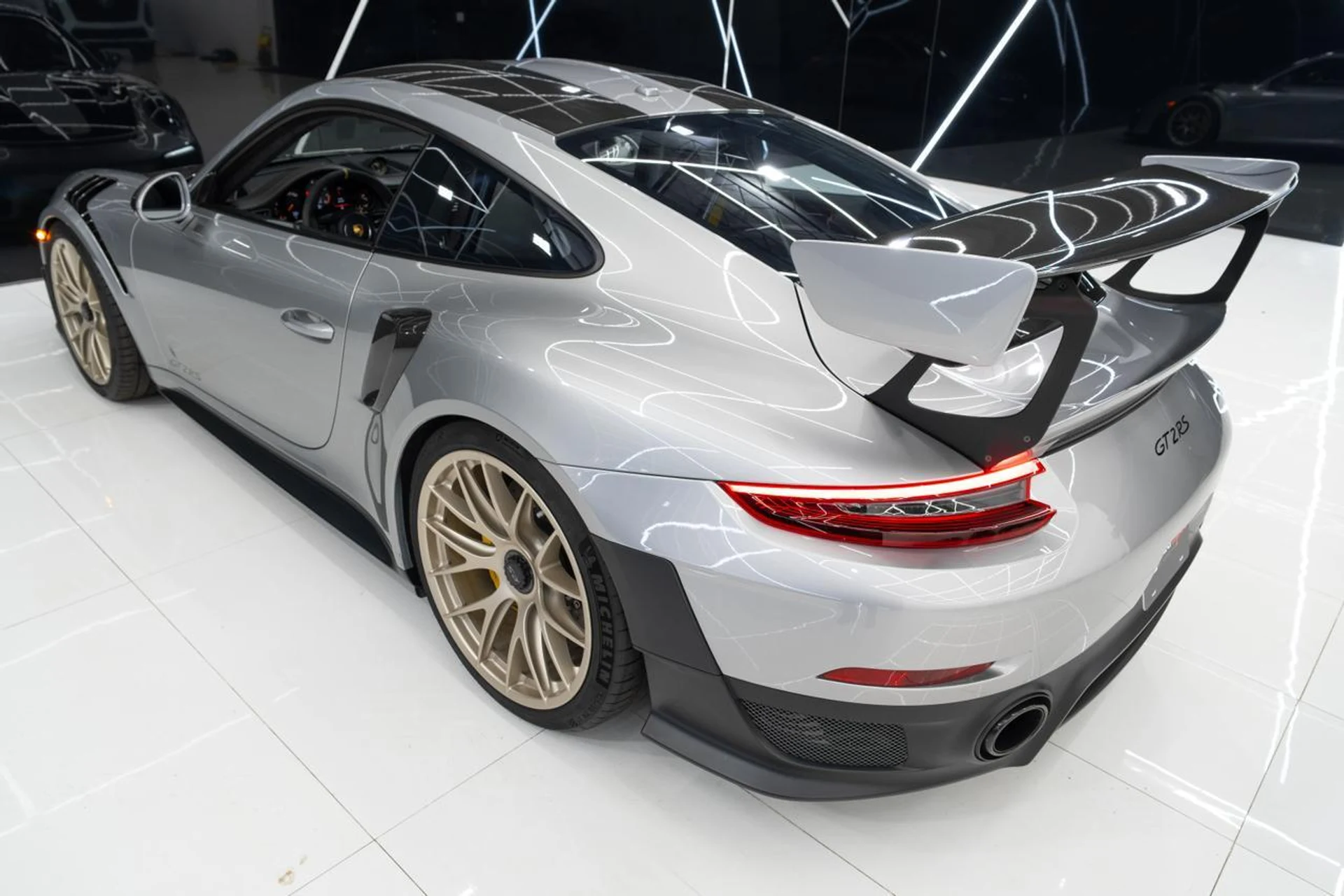 mph021_2942583398_c306afe9ef7ca82a9ce920354216f986_585e32b2ae