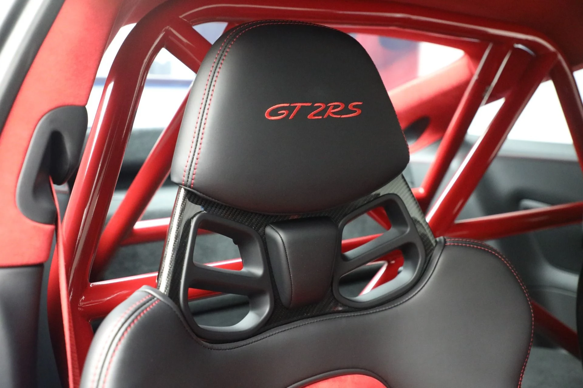 mph021_2943911998_Used_2018_Porsche_911_GT_2_RS_a6ee3dc8c0