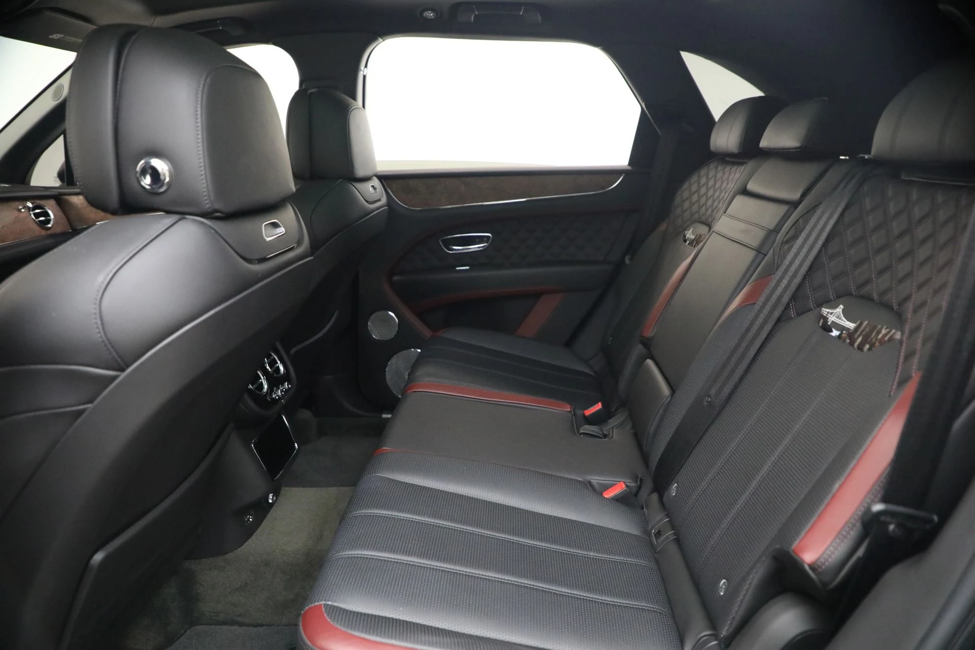 mph021_2944404170_Used_2022_Bentley_Bentayga_V8_1772493107_1d3574d6d9