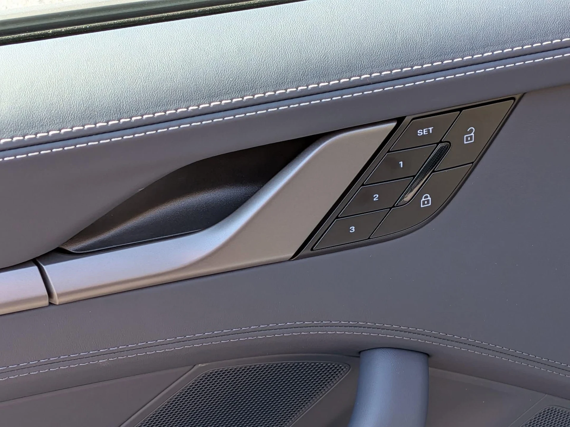 mph021_2946456953_751cca64f8ac61ece6072b2bd092c4fex_6aec7f3447