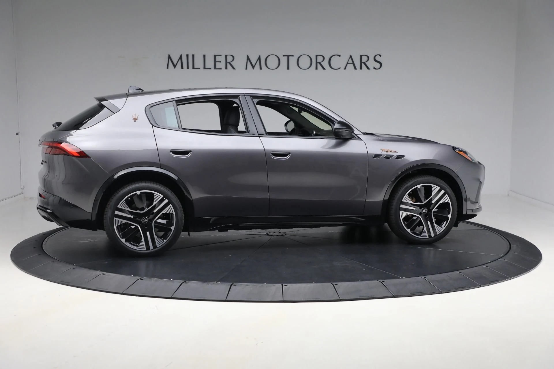 mph021_2949631151_New_2025_Maserati_Grecale_Folgore_84ef83f644